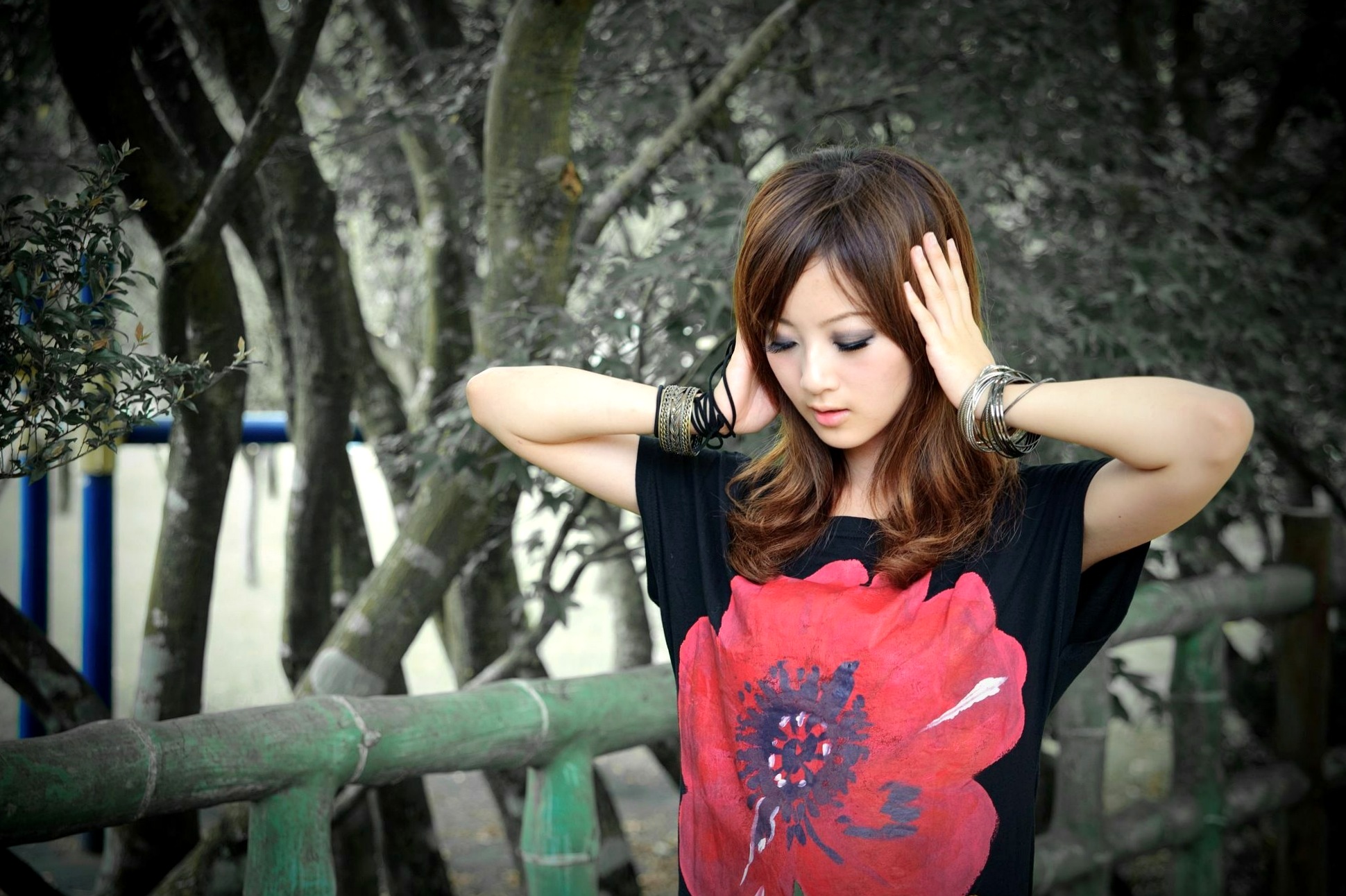 Gallery - 台湾正妹Mikako户外写真：白色圆舞曲的清新漫步与黑色执念的冷艳魅力台湾户外气质清新冷艳 女神私房照_秀色女神 - image 67