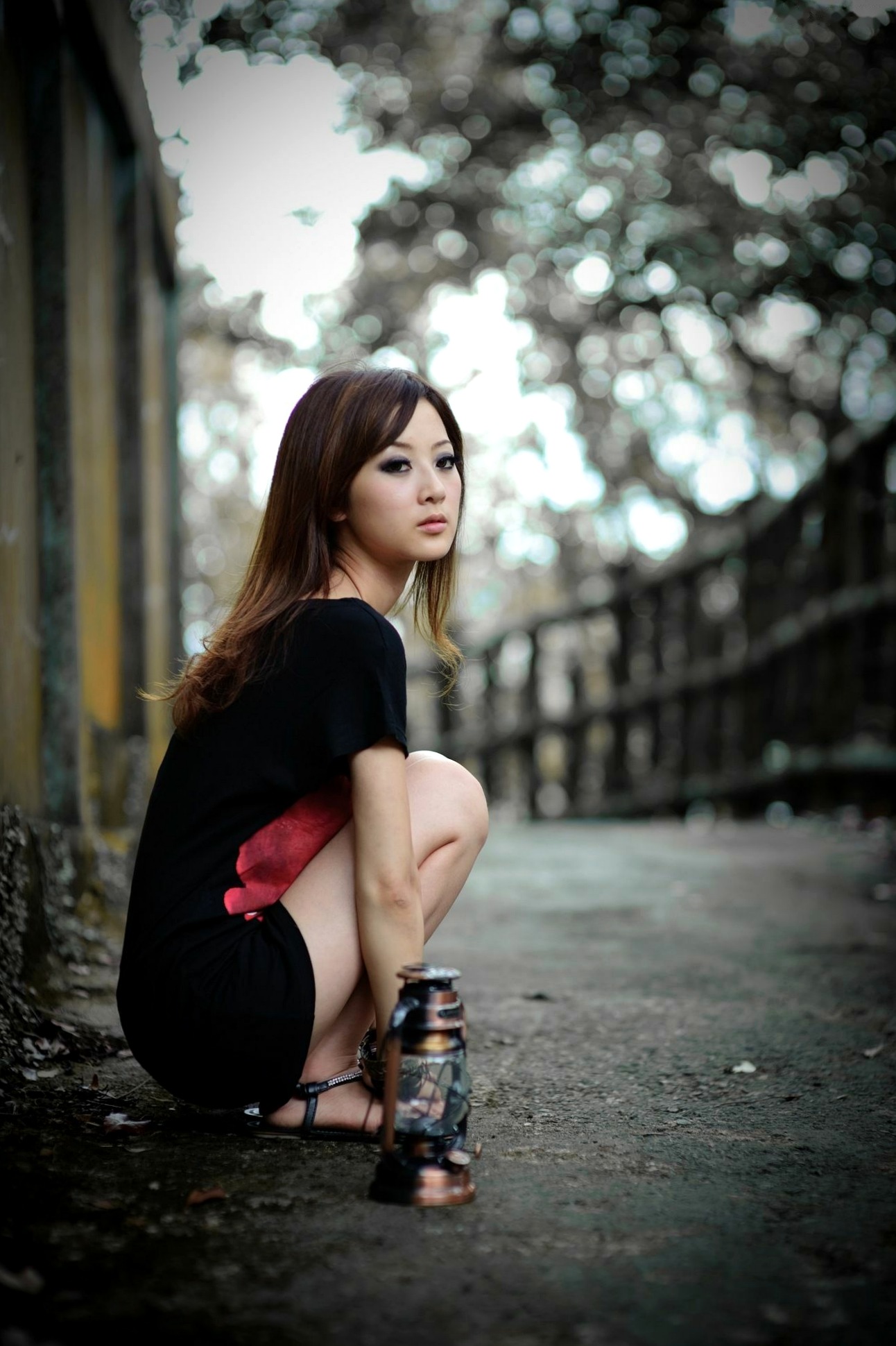 Gallery - 台湾正妹Mikako户外写真：白色圆舞曲的清新漫步与黑色执念的冷艳魅力台湾户外气质清新冷艳 女神私房照_秀色女神 - image 72