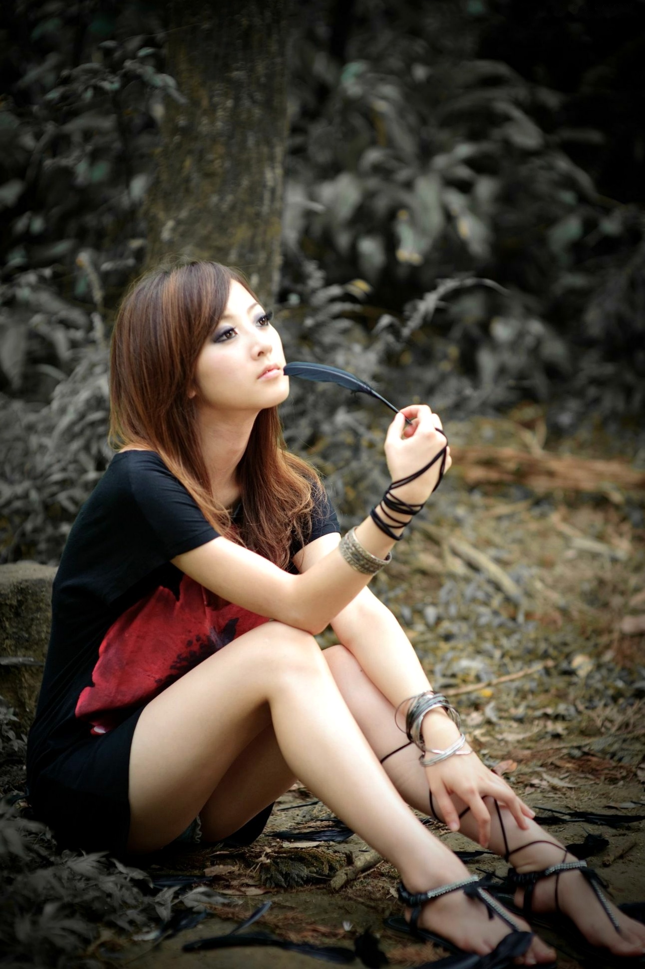 Gallery - 台湾正妹Mikako户外写真：白色圆舞曲的清新漫步与黑色执念的冷艳魅力台湾户外气质清新冷艳 女神私房照_秀色女神 - image 81