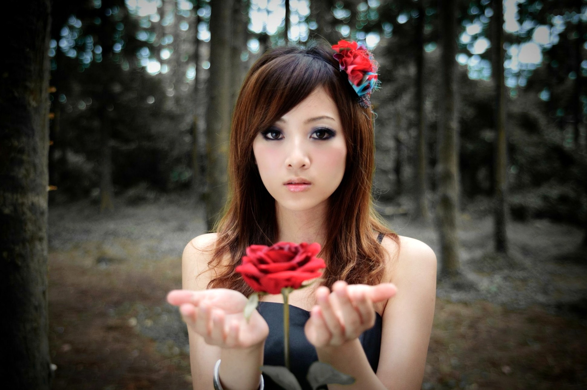 Gallery - 台湾正妹Mikako户外写真：白色圆舞曲的清新漫步与黑色执念的冷艳魅力台湾户外气质清新冷艳 女神私房照_秀色女神 - image 108