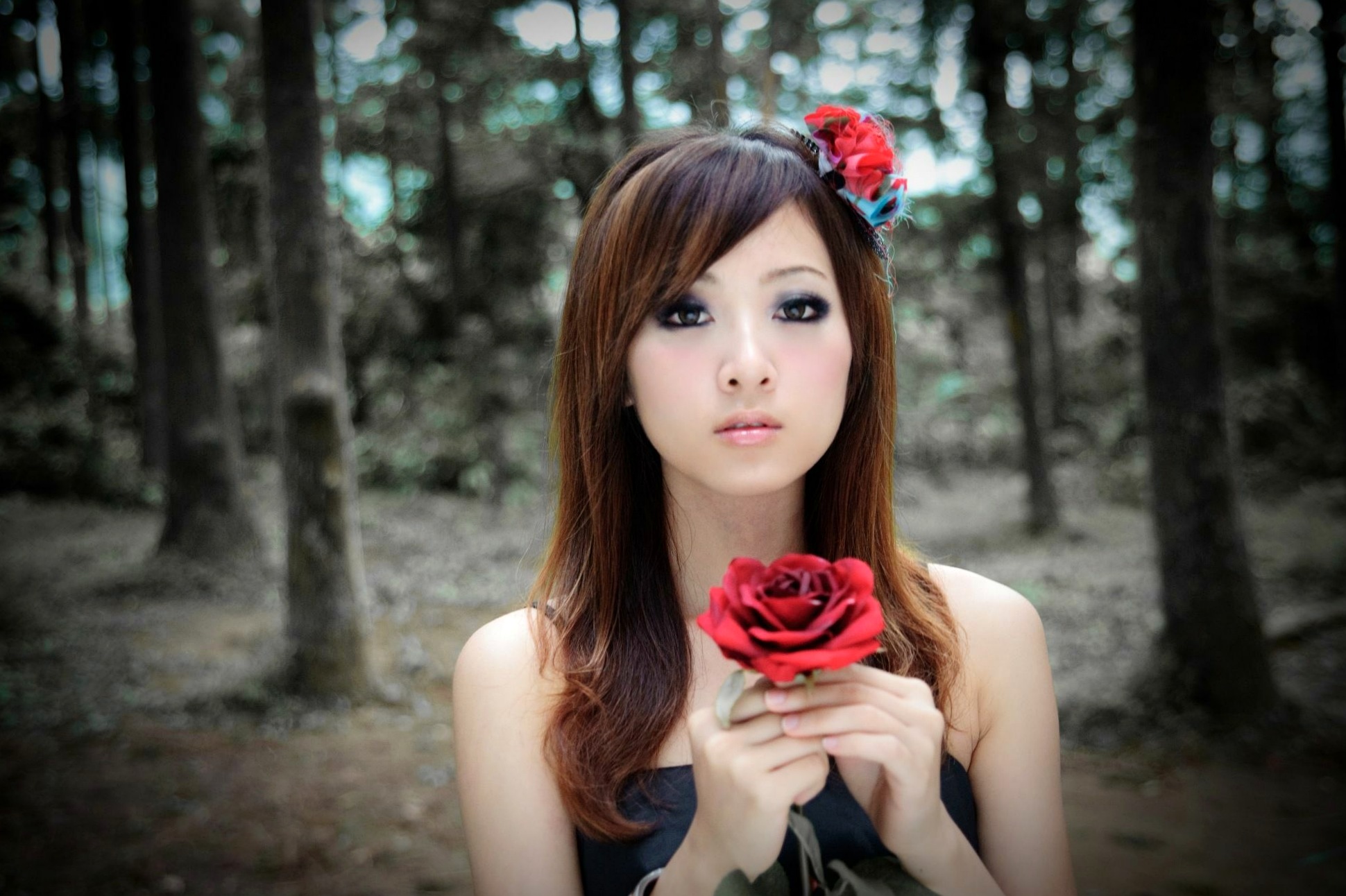 Gallery - 台湾正妹Mikako户外写真：白色圆舞曲的清新漫步与黑色执念的冷艳魅力台湾户外气质清新冷艳 女神私房照_秀色女神 - image 112