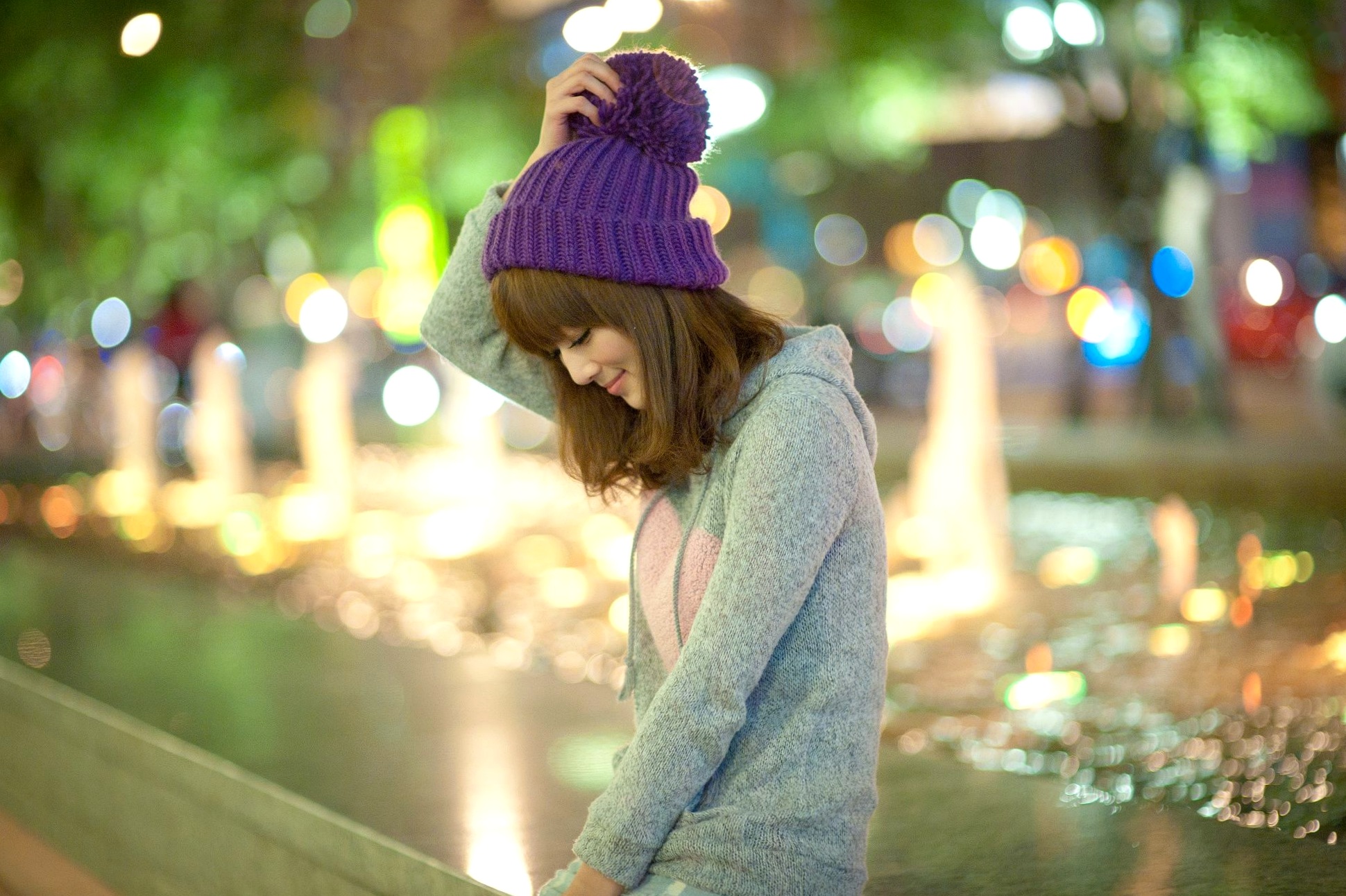 Gallery - 台湾正妹果子MM张凯洁《聖誕前夕夜拍》写真，清新毛衣针织帽与性感圣诞装街拍，璀璨夜景背景下的治愈系圣诞女神台湾街拍清新治愈系女神 女神私房照_秀色女神 - image 16