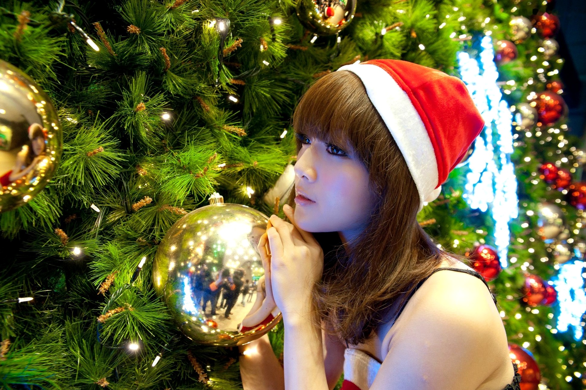 Gallery - 台湾正妹果子MM张凯洁《聖誕前夕夜拍》写真，清新毛衣针织帽与性感圣诞装街拍，璀璨夜景背景下的治愈系圣诞女神台湾街拍清新治愈系女神 女神私房照_秀色女神 - image 30