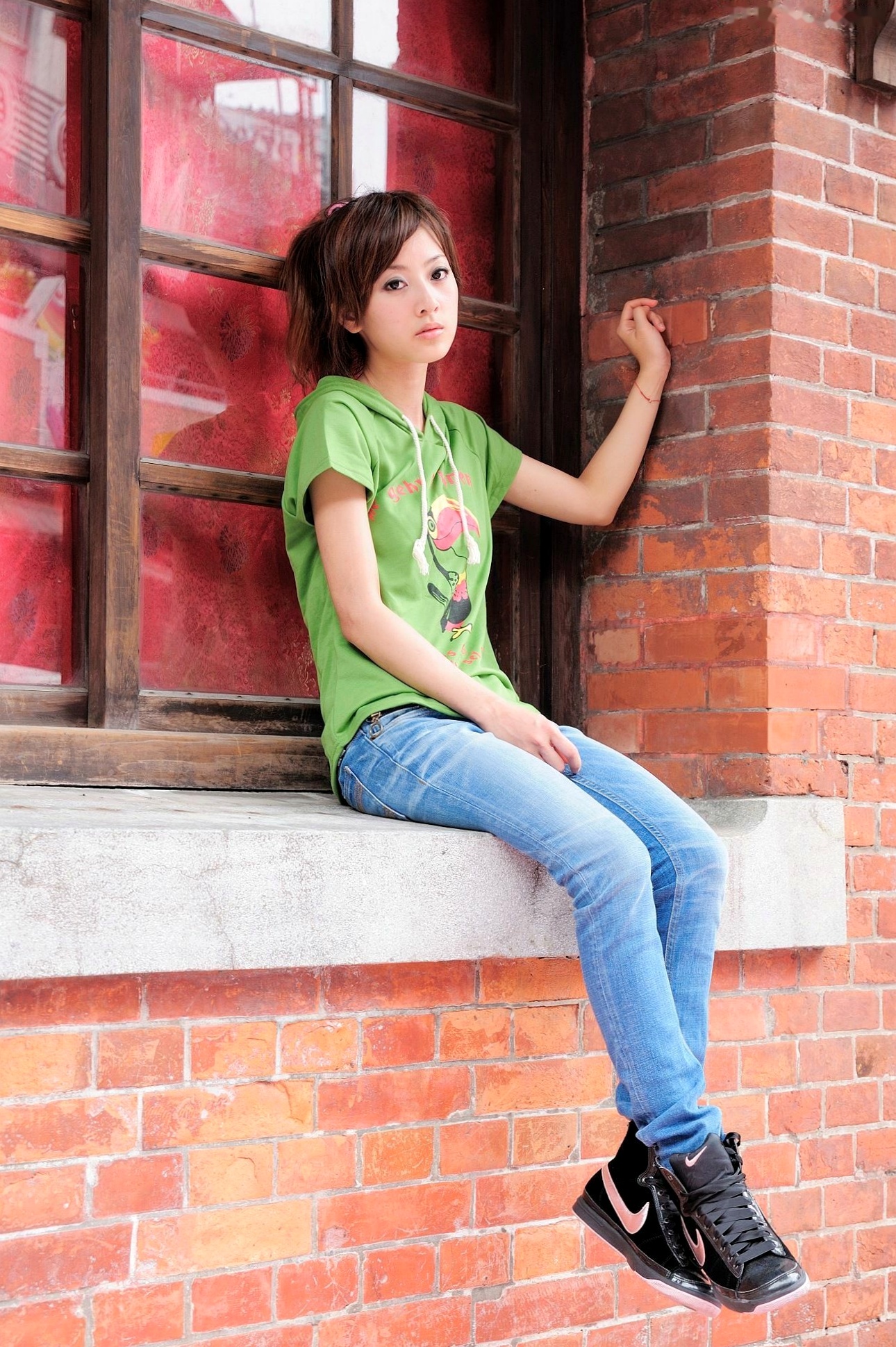 Gallery - 台湾正妹张允霏/张凯洁《西门町外拍》写真集，街拍清新少女风，户外休闲穿搭，气质女神甜美灵动台湾街拍户外清新女神 女神私房照_秀色女神 - image 6