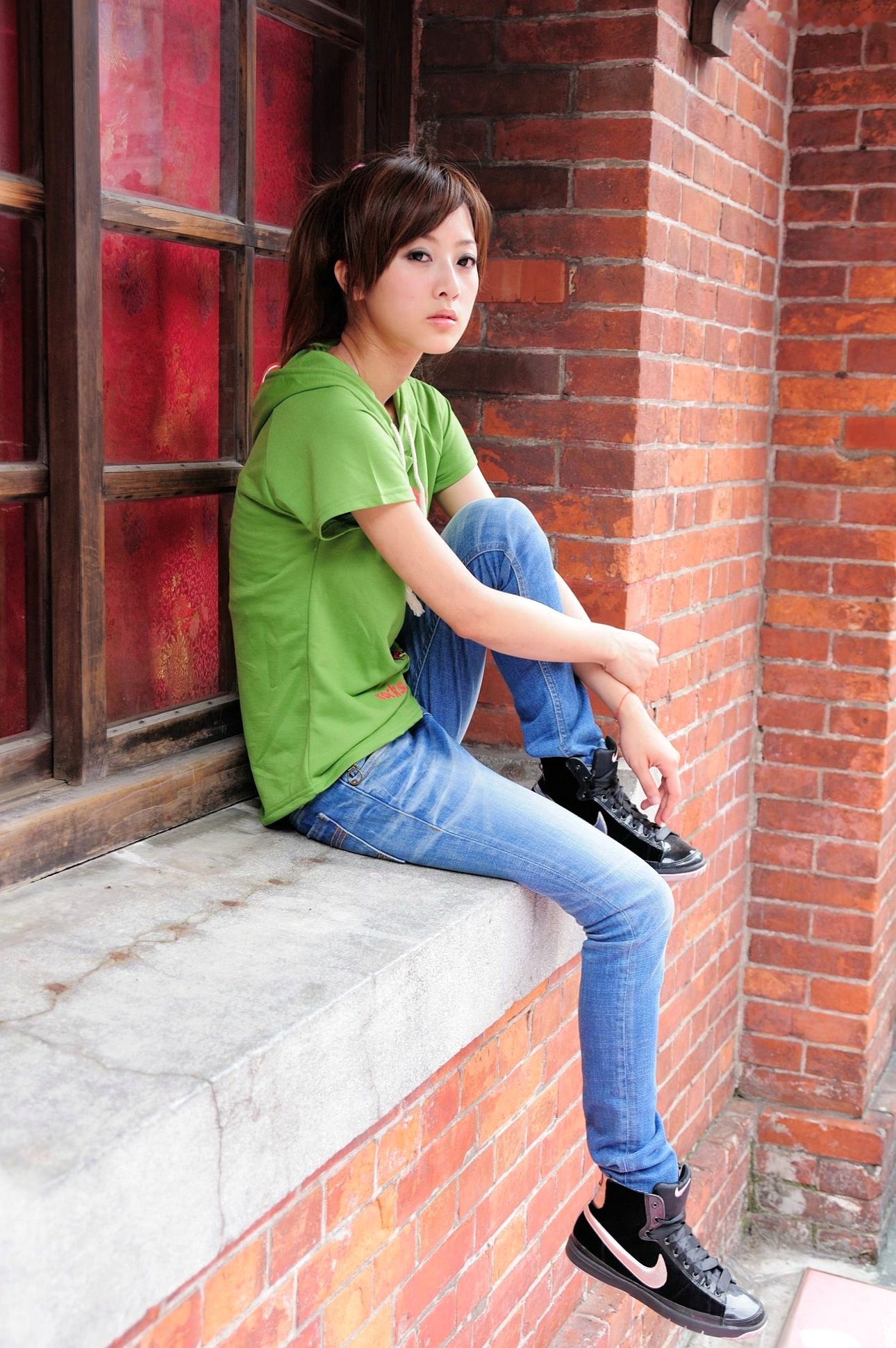 Gallery - 台湾正妹张允霏/张凯洁《西门町外拍》写真集，街拍清新少女风，户外休闲穿搭，气质女神甜美灵动台湾街拍户外清新女神 女神私房照_秀色女神 - image 7