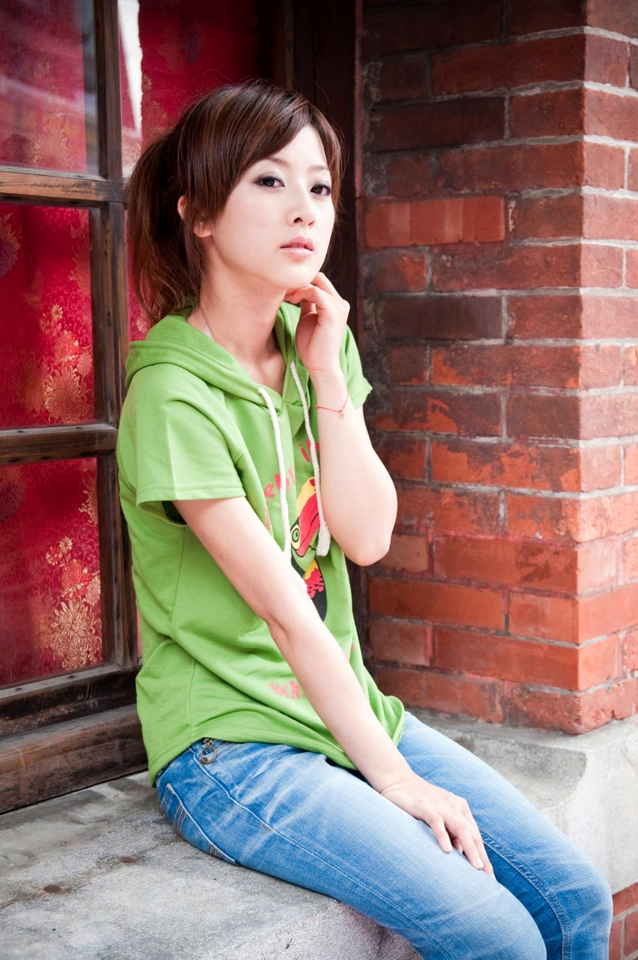 Gallery - 台湾正妹张允霏/张凯洁《西门町外拍》写真集，街拍清新少女风，户外休闲穿搭，气质女神甜美灵动台湾街拍户外清新女神 女神私房照_秀色女神 - image 9