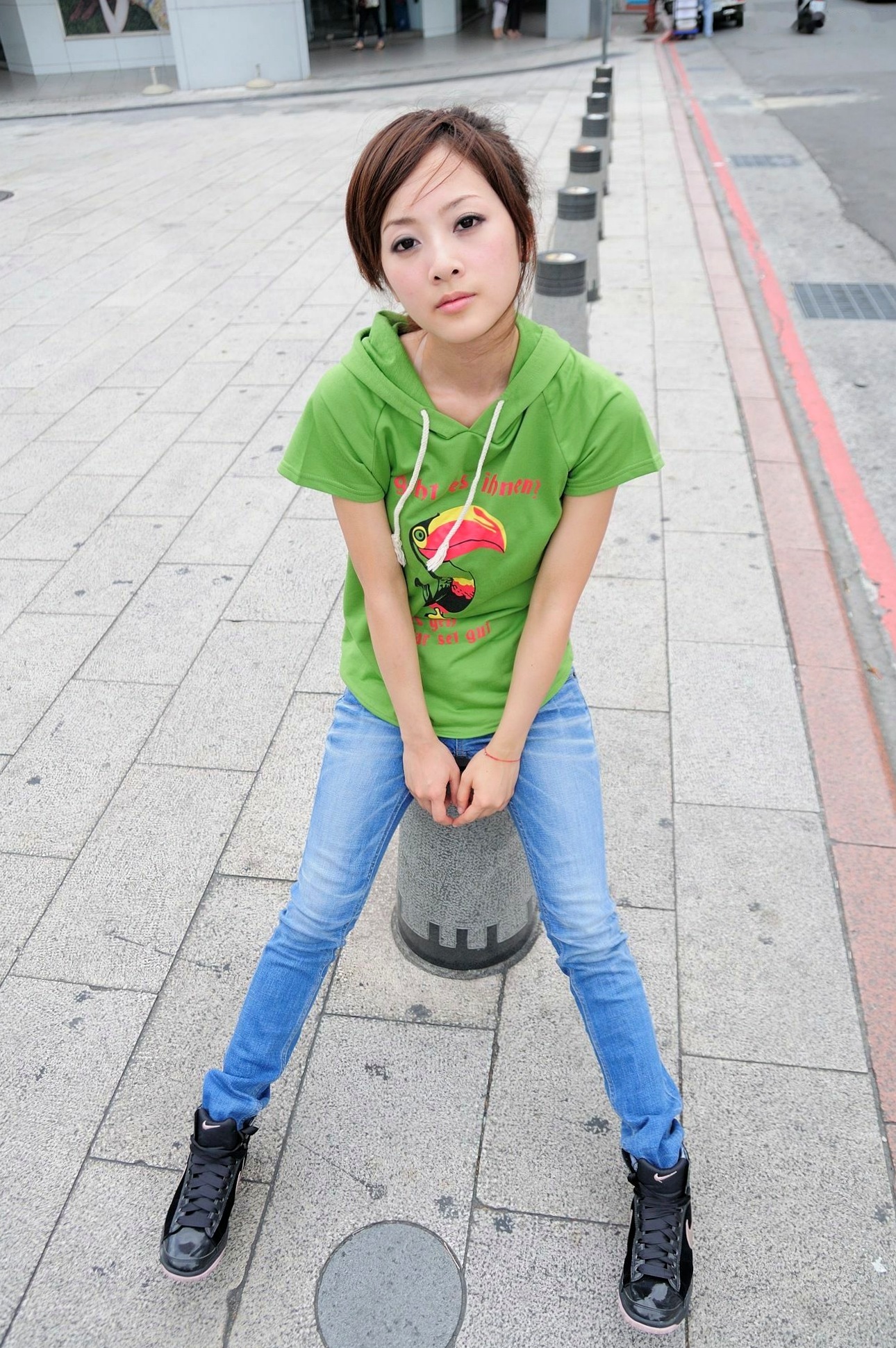 Gallery - 台湾正妹张允霏/张凯洁《西门町外拍》写真集，街拍清新少女风，户外休闲穿搭，气质女神甜美灵动台湾街拍户外清新女神 女神私房照_秀色女神 - image 20