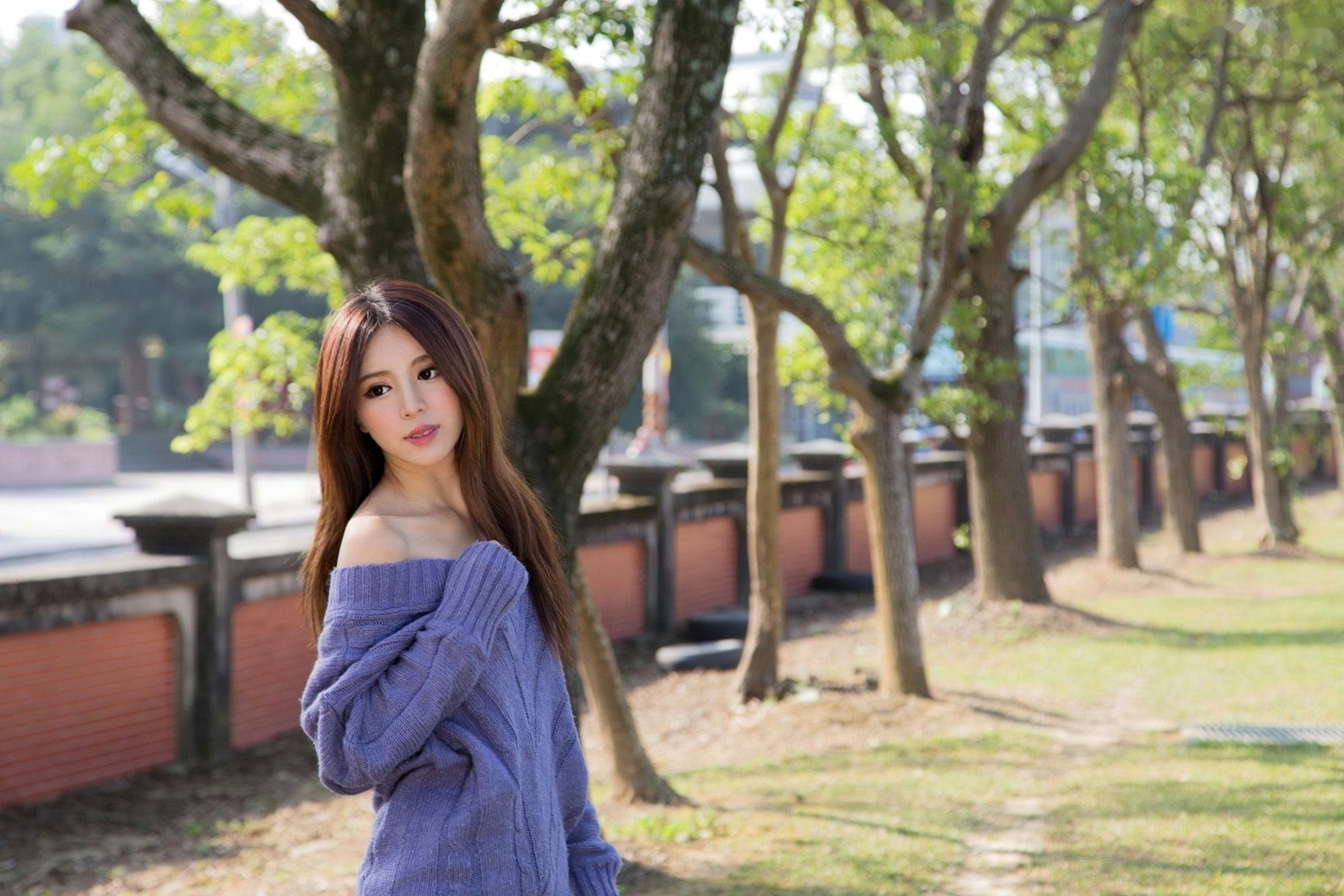 Gallery - 台湾正妹张齐郡JULIE《踏青》户外清纯甜美写真，清新治愈系街拍女神台湾清新户外治愈系女神 女神私房照_秀色女神 - image 11