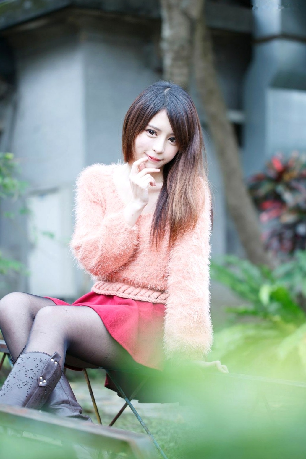 Gallery - 台湾正妹张齐郡JULIE《踏青》户外清纯甜美写真，清新治愈系街拍女神台湾清新户外治愈系女神 女神私房照_秀色女神 - image 18