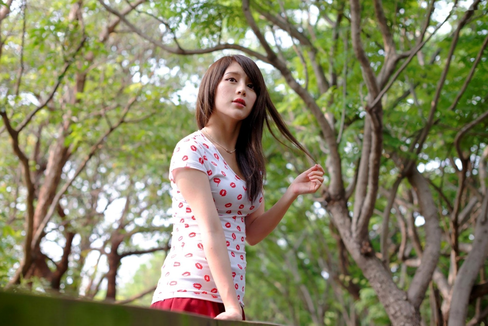 Gallery - 台湾正妹张齐郡JULIE《踏青》户外清纯甜美写真，清新治愈系街拍女神台湾清新户外治愈系女神 女神私房照_秀色女神 - image 48