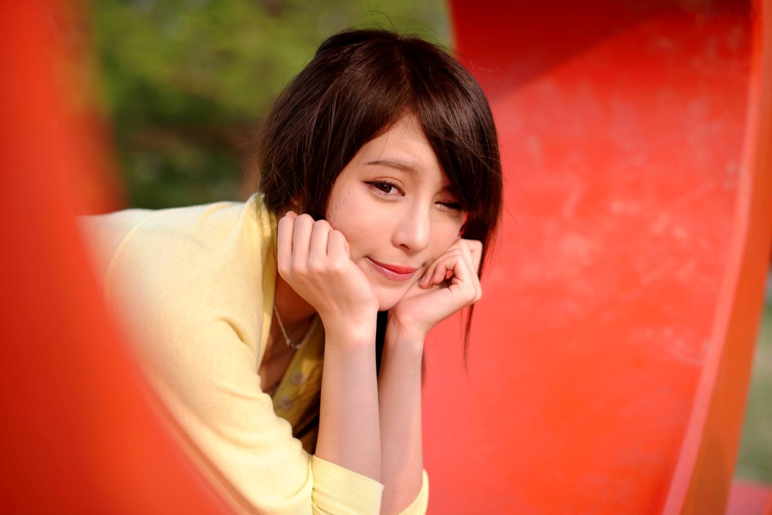 Gallery - 台湾正妹张齐郡JULIE《踏青》户外清纯甜美写真，清新治愈系街拍女神台湾清新户外治愈系女神 女神私房照_秀色女神 - image 52