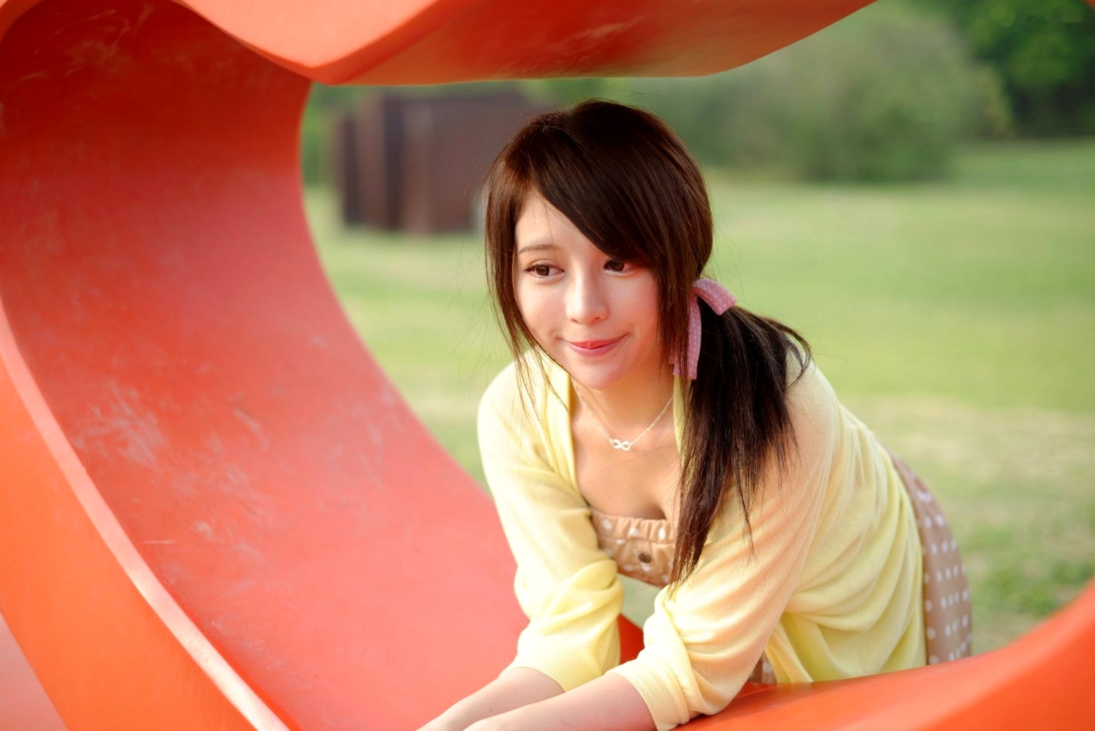 Gallery - 台湾正妹张齐郡JULIE《踏青》户外清纯甜美写真，清新治愈系街拍女神台湾清新户外治愈系女神 女神私房照_秀色女神 - image 56