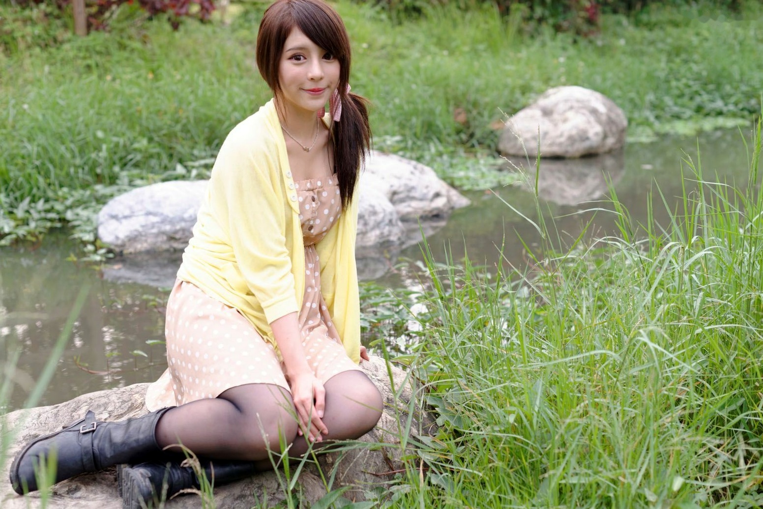 Gallery - 台湾正妹张齐郡JULIE《踏青》户外清纯甜美写真，清新治愈系街拍女神台湾清新户外治愈系女神 女神私房照_秀色女神 - image 62
