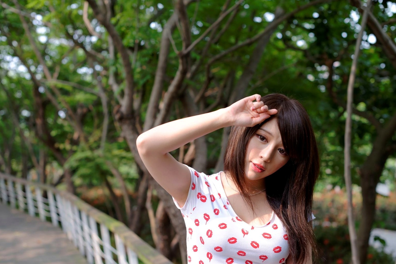 Gallery - 台湾正妹张齐郡JULIE《踏青》户外清纯甜美写真，清新治愈系街拍女神台湾清新户外治愈系女神 女神私房照_秀色女神 - image 65