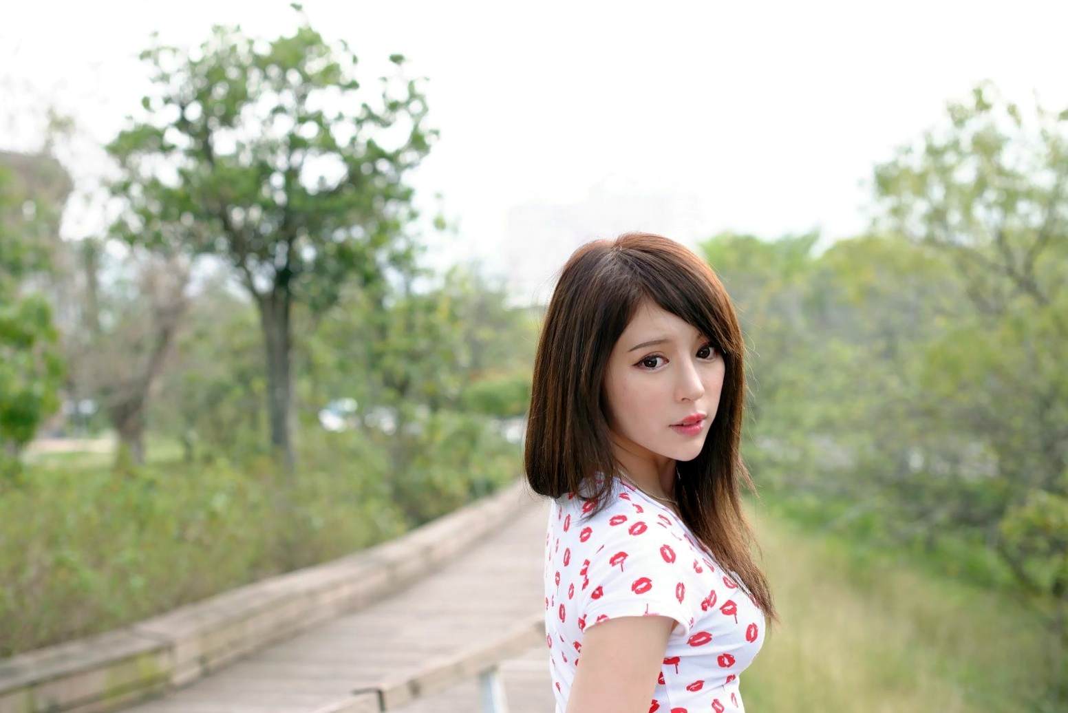 Gallery - 台湾正妹张齐郡JULIE《踏青》户外清纯甜美写真，清新治愈系街拍女神台湾清新户外治愈系女神 女神私房照_秀色女神 - image 71
