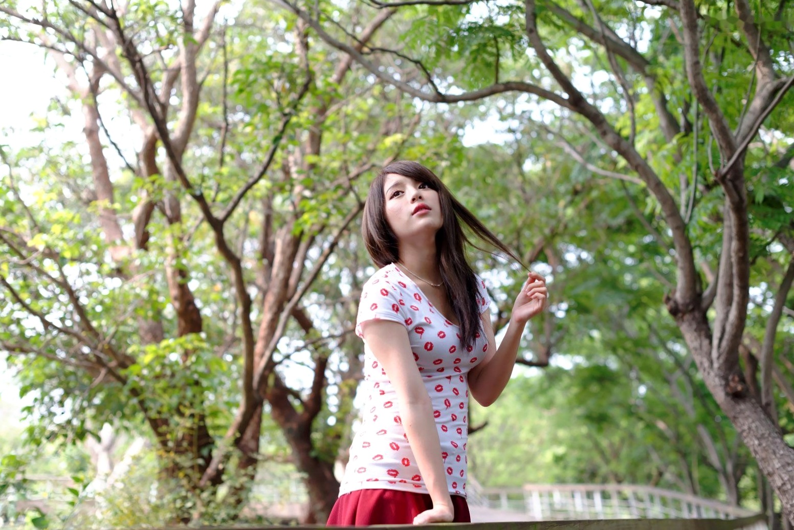 Gallery - 台湾正妹张齐郡JULIE《踏青》户外清纯甜美写真，清新治愈系街拍女神台湾清新户外治愈系女神 女神私房照_秀色女神 - image 73