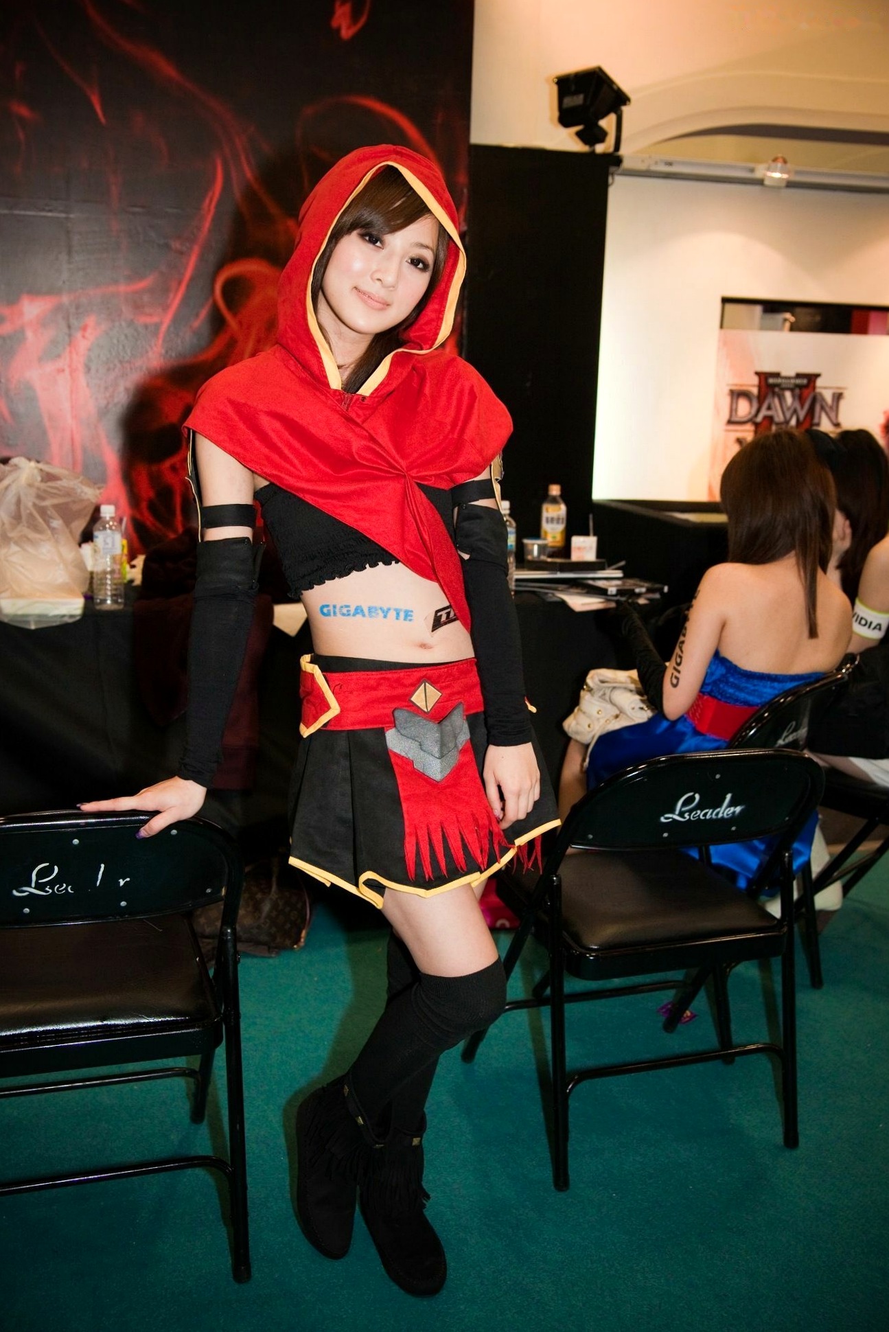 Gallery - 台湾正妹张凯洁/果子MM台北国际电玩展高清套图，身穿红色连帽Cosplay战袍，演绎甜美游戏展会女神风采台湾气质角色扮演女神 女神私房照_秀色女神 - image 6