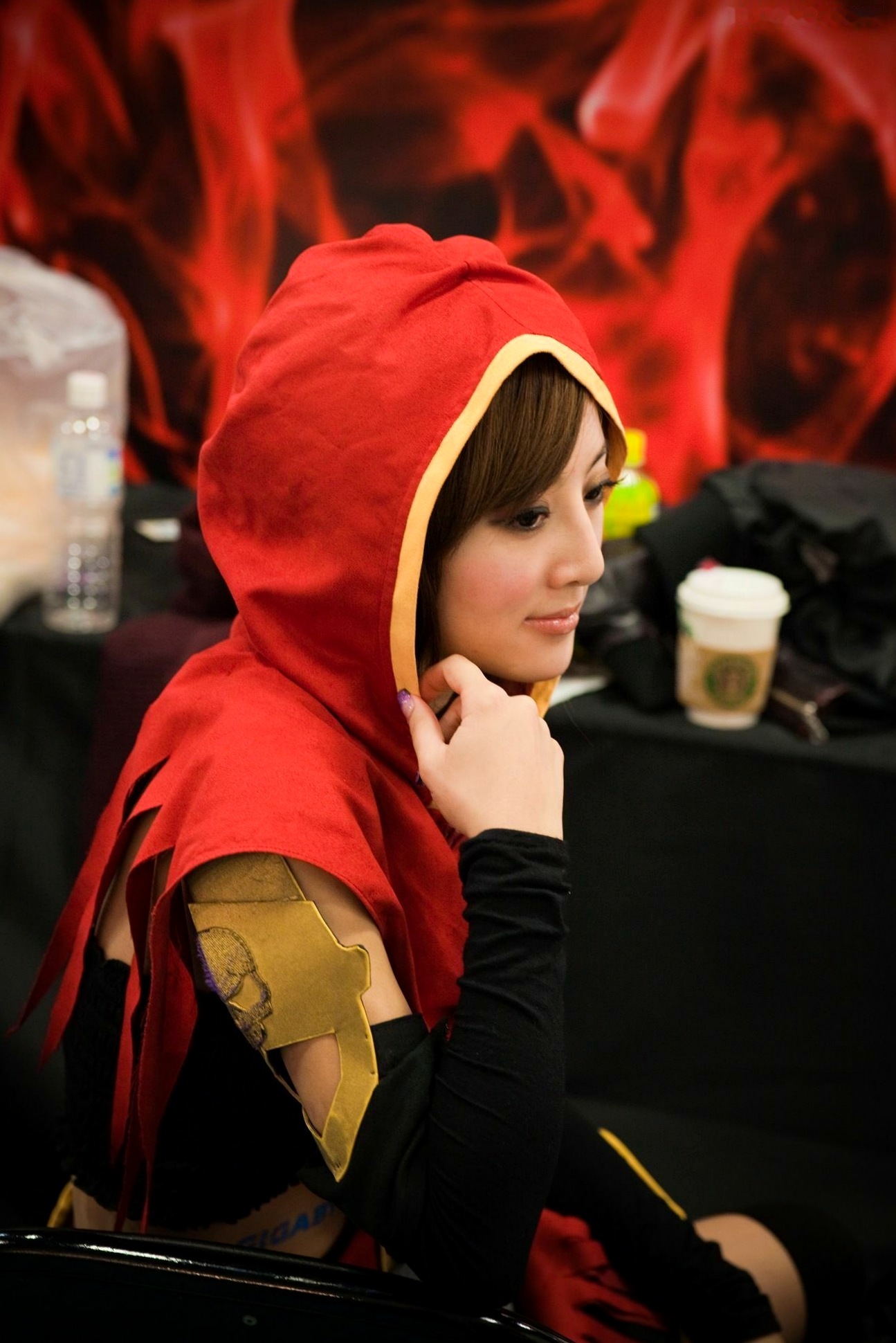 Gallery - 台湾正妹张凯洁/果子MM台北国际电玩展高清套图，身穿红色连帽Cosplay战袍，演绎甜美游戏展会女神风采台湾气质角色扮演女神 女神私房照_秀色女神 - image 7