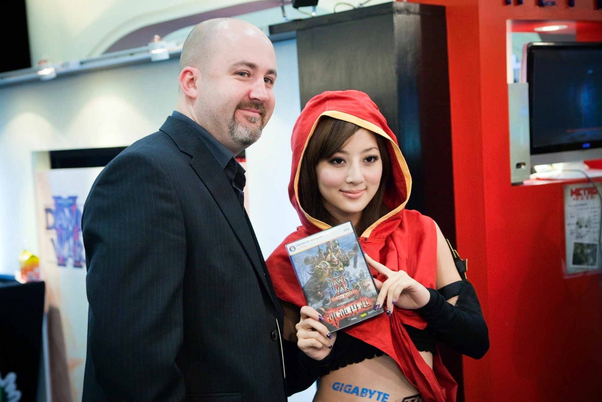 Gallery - 台湾正妹张凯洁/果子MM台北国际电玩展高清套图，身穿红色连帽Cosplay战袍，演绎甜美游戏展会女神风采台湾气质角色扮演女神 女神私房照_秀色女神 - image 15