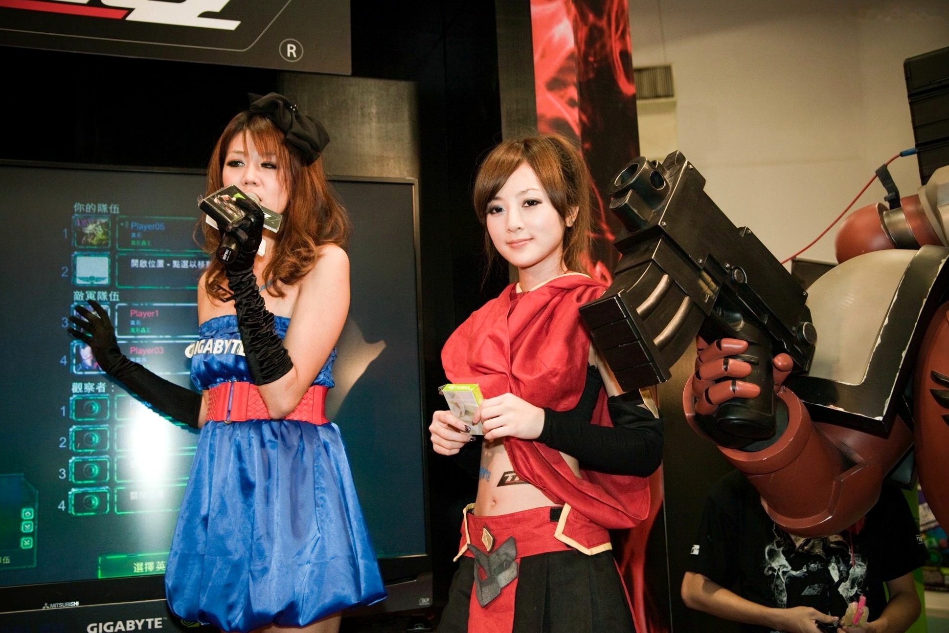 Gallery - 台湾正妹张凯洁/果子MM台北国际电玩展高清套图，身穿红色连帽Cosplay战袍，演绎甜美游戏展会女神风采台湾气质角色扮演女神 女神私房照_秀色女神 - image 39