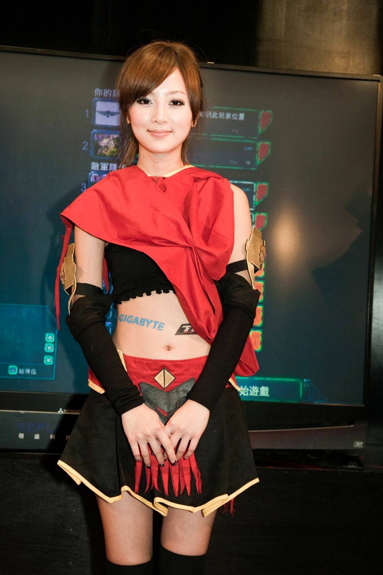 Gallery - 台湾正妹张凯洁/果子MM台北国际电玩展高清套图，身穿红色连帽Cosplay战袍，演绎甜美游戏展会女神风采台湾气质角色扮演女神 女神私房照_秀色女神 - image 41