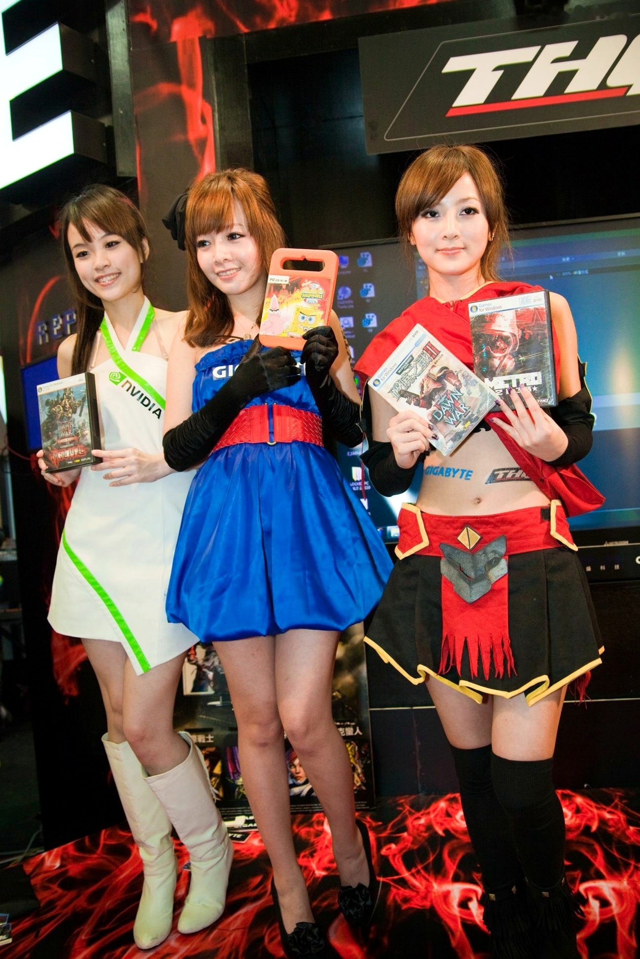 Gallery - 台湾正妹张凯洁/果子MM台北国际电玩展高清套图，身穿红色连帽Cosplay战袍，演绎甜美游戏展会女神风采台湾气质角色扮演女神 女神私房照_秀色女神 - image 51