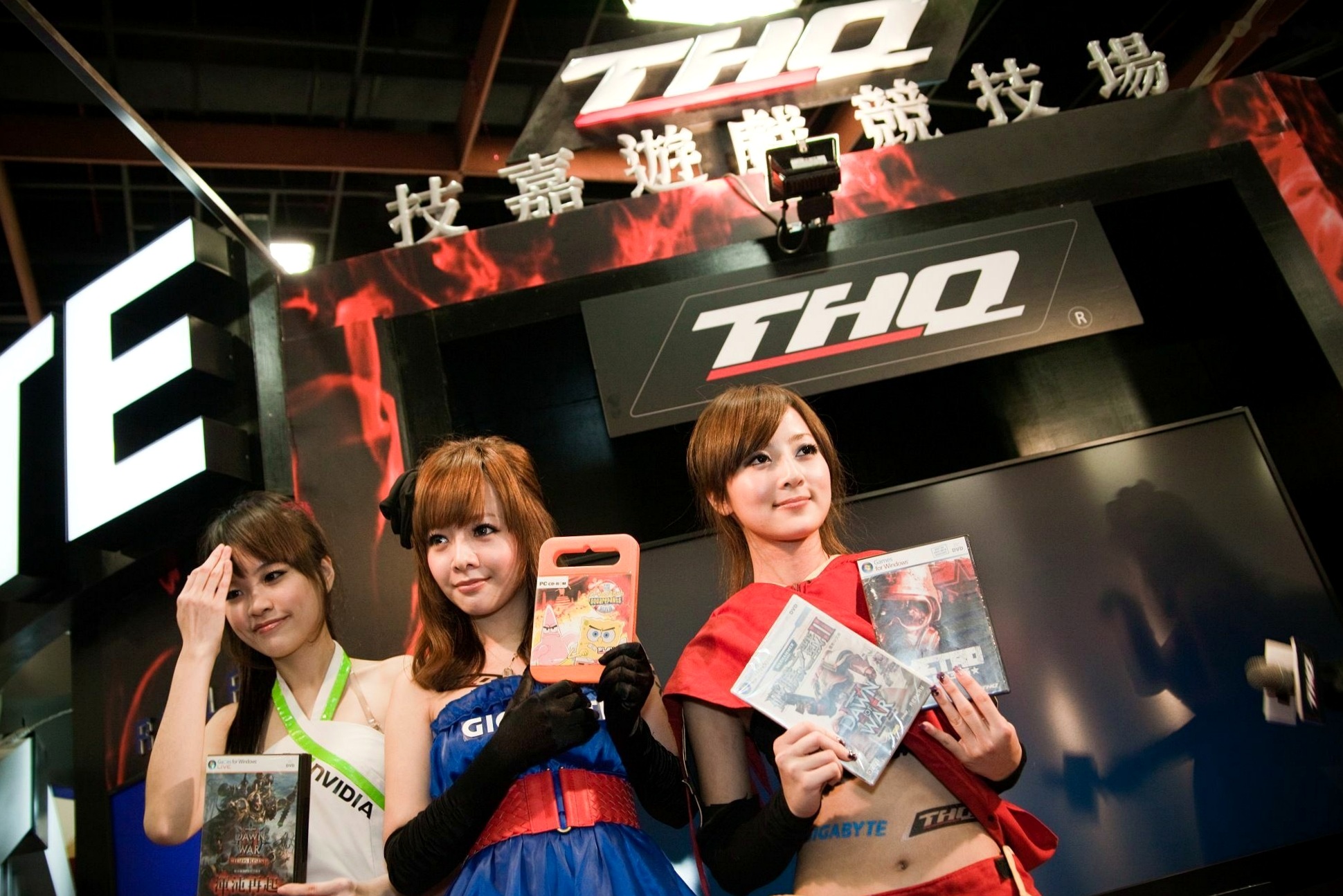 Gallery - 台湾正妹张凯洁/果子MM台北国际电玩展高清套图，身穿红色连帽Cosplay战袍，演绎甜美游戏展会女神风采台湾气质角色扮演女神 女神私房照_秀色女神 - image 52