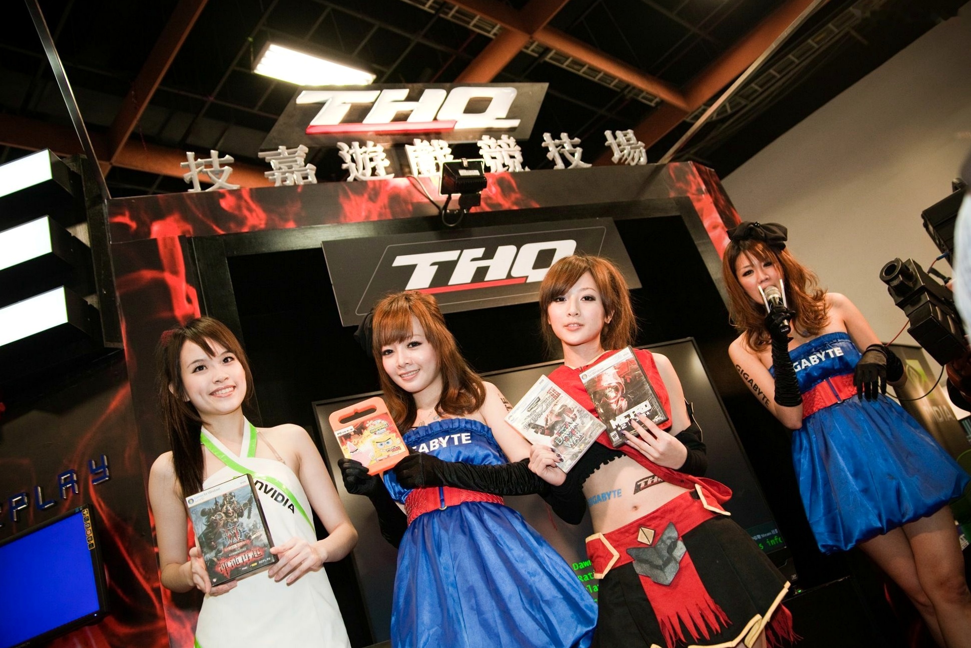 Gallery - 台湾正妹张凯洁/果子MM台北国际电玩展高清套图，身穿红色连帽Cosplay战袍，演绎甜美游戏展会女神风采台湾气质角色扮演女神 女神私房照_秀色女神 - image 53