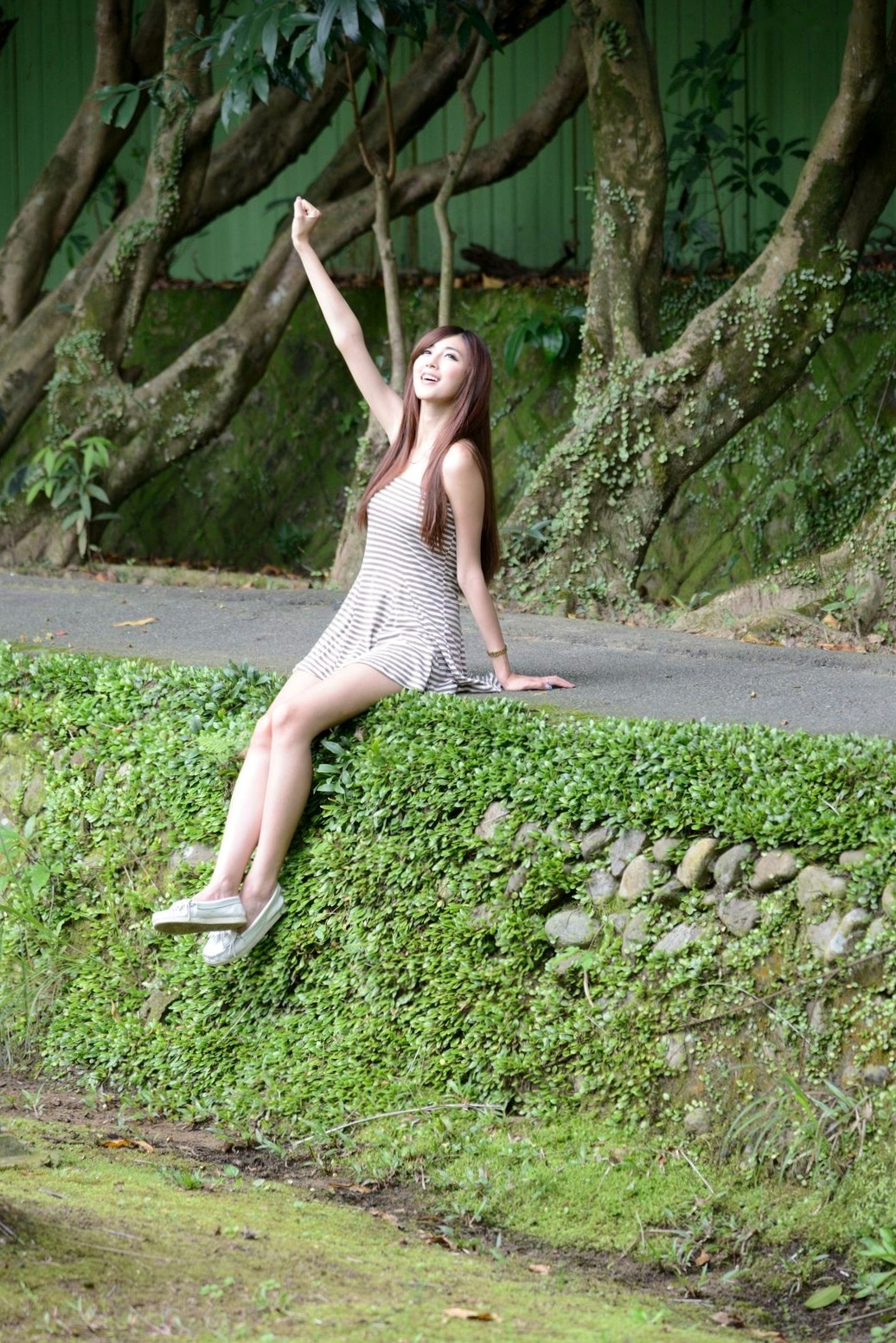 Gallery - 台湾正妹廖挺伶Kila晶晶户外写真，条纹抹胸短裙尽显修长美腿，清新甜美气质邻家少女台湾美腿清新治愈系户外 女神私房照_秀色女神 - image 39