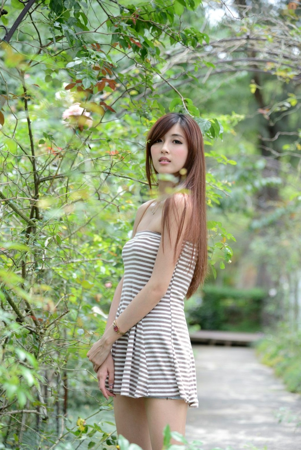 Gallery - 台湾正妹廖挺伶Kila晶晶户外写真，条纹抹胸短裙尽显修长美腿，清新甜美气质邻家少女台湾美腿清新治愈系户外 女神私房照_秀色女神 - image 52