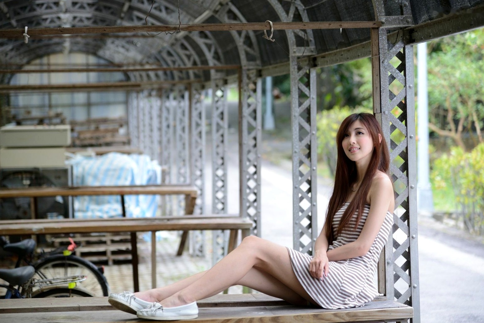 Gallery - 台湾正妹廖挺伶Kila晶晶户外写真，条纹抹胸短裙尽显修长美腿，清新甜美气质邻家少女台湾美腿清新治愈系户外 女神私房照_秀色女神 - image 69