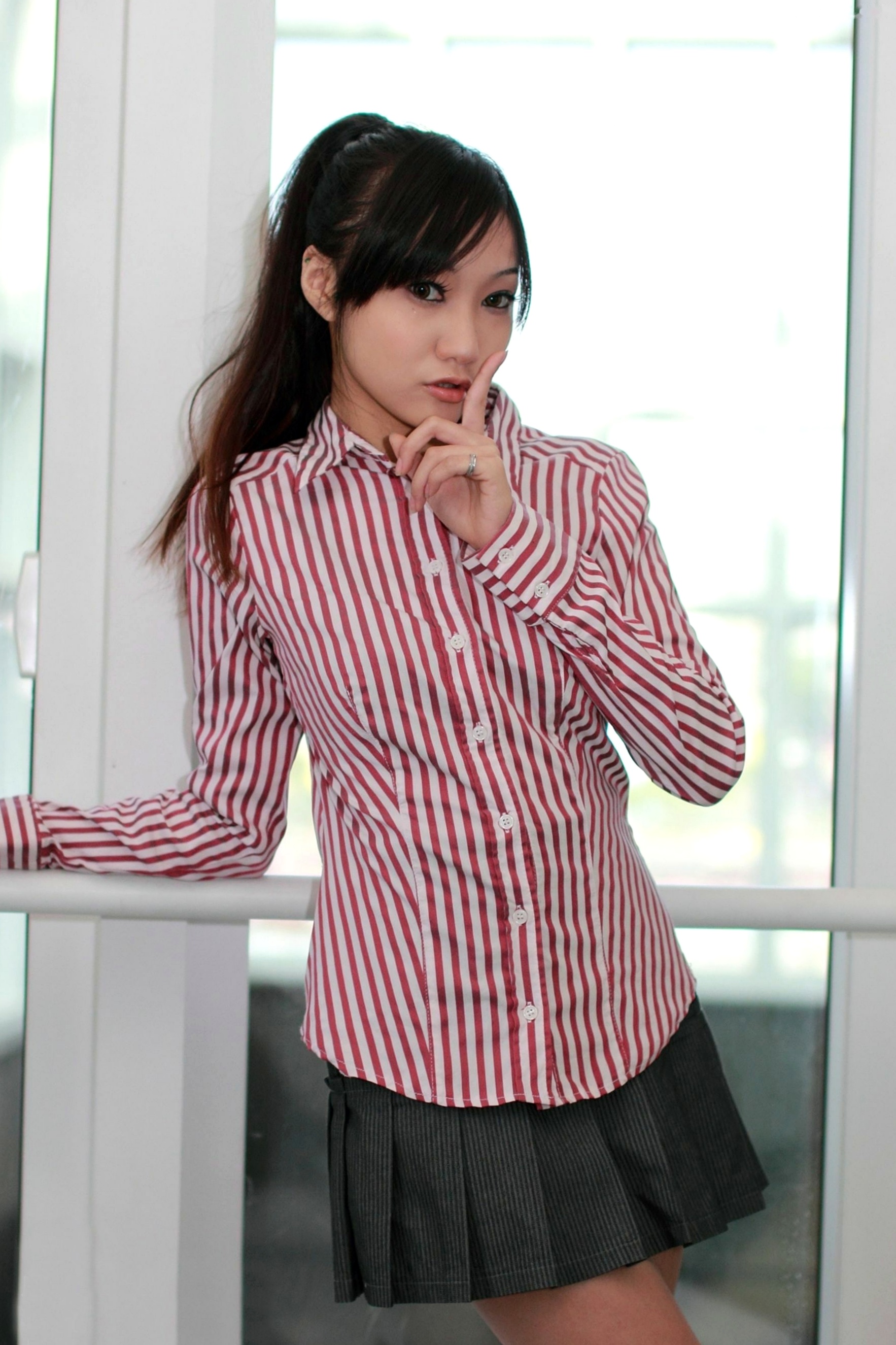 Gallery - 台湾正妹Tina陈思婷清新户外写真，红白条纹衫搭配短裙秀出纤细美腿，甜美街拍风格摄影集台湾清新户外街拍美腿 女神私房照_秀色女神 - image 15