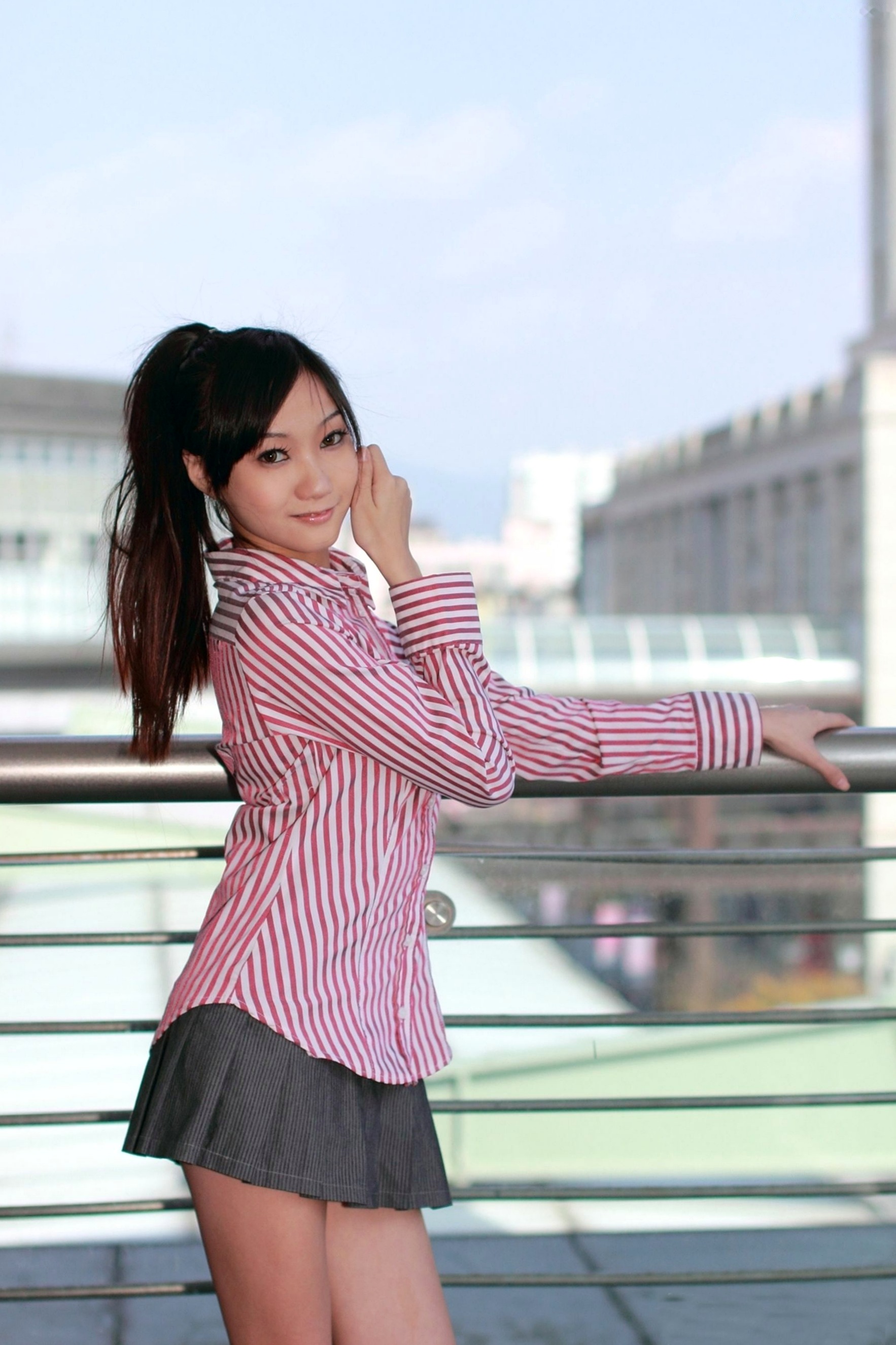 Gallery - 台湾正妹Tina陈思婷清新户外写真，红白条纹衫搭配短裙秀出纤细美腿，甜美街拍风格摄影集台湾清新户外街拍美腿 女神私房照_秀色女神 - image 16