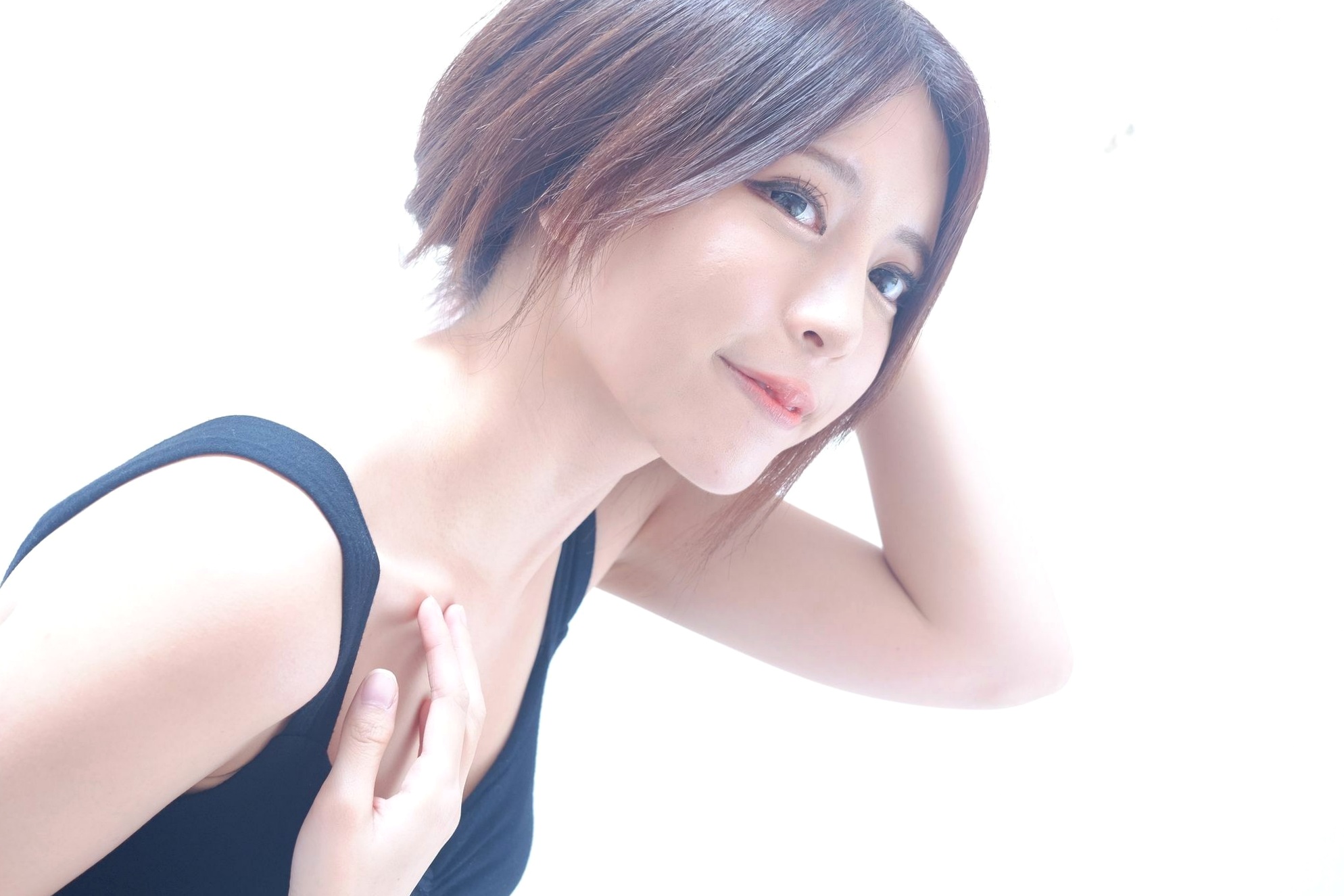 Gallery - 台湾正妹网红嫩模张齐郡JULIE《甜美吊带女神》居家私房写真集，俏皮可爱互动与纯欲风展现，带你感受多面女神的甜美诱惑台湾私房照清纯气质女神 女神私房照_秀色女神 - image 20