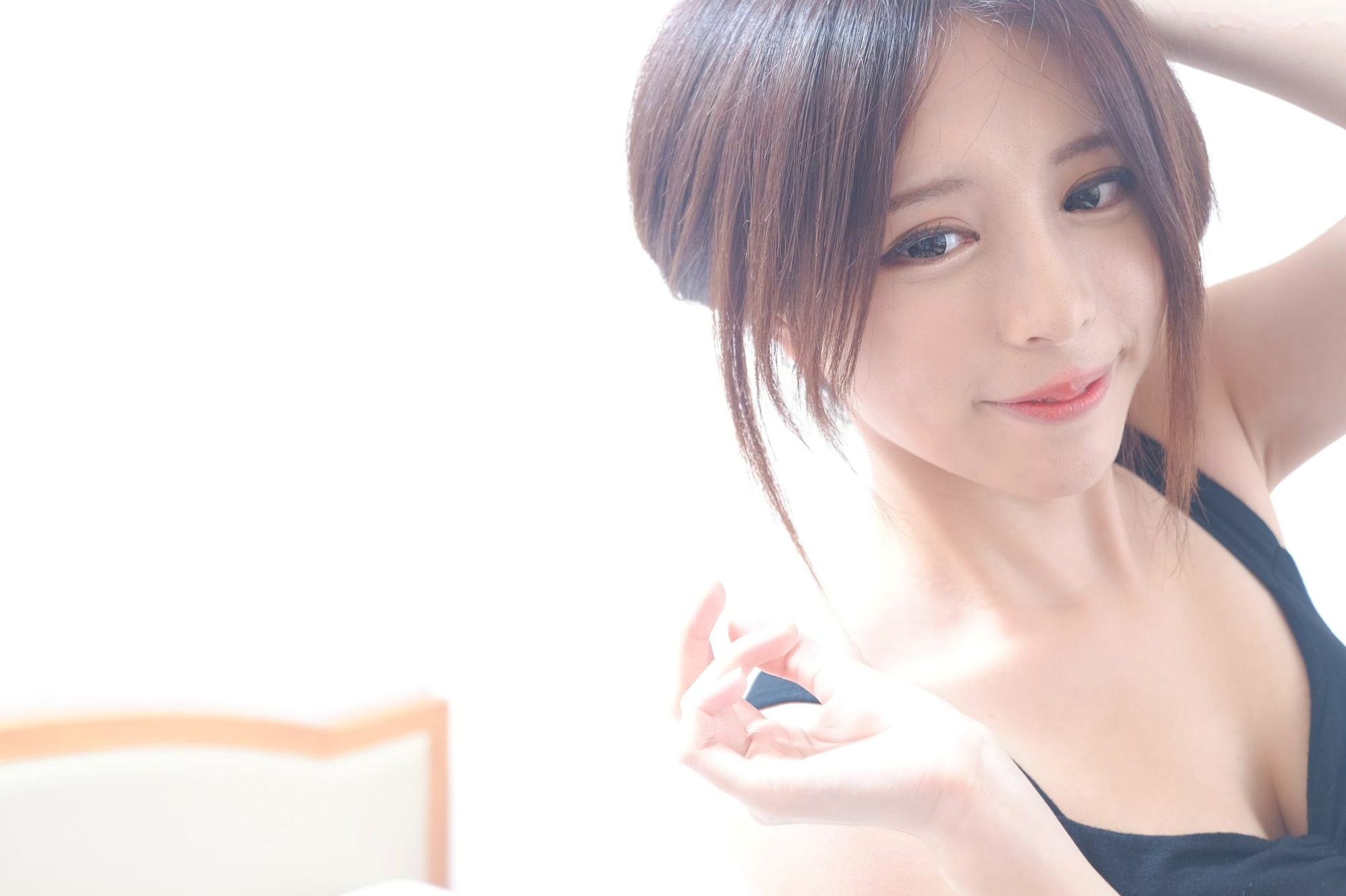 Gallery - 台湾正妹网红嫩模张齐郡JULIE《甜美吊带女神》居家私房写真集，俏皮可爱互动与纯欲风展现，带你感受多面女神的甜美诱惑台湾私房照清纯气质女神 女神私房照_秀色女神 - image 23