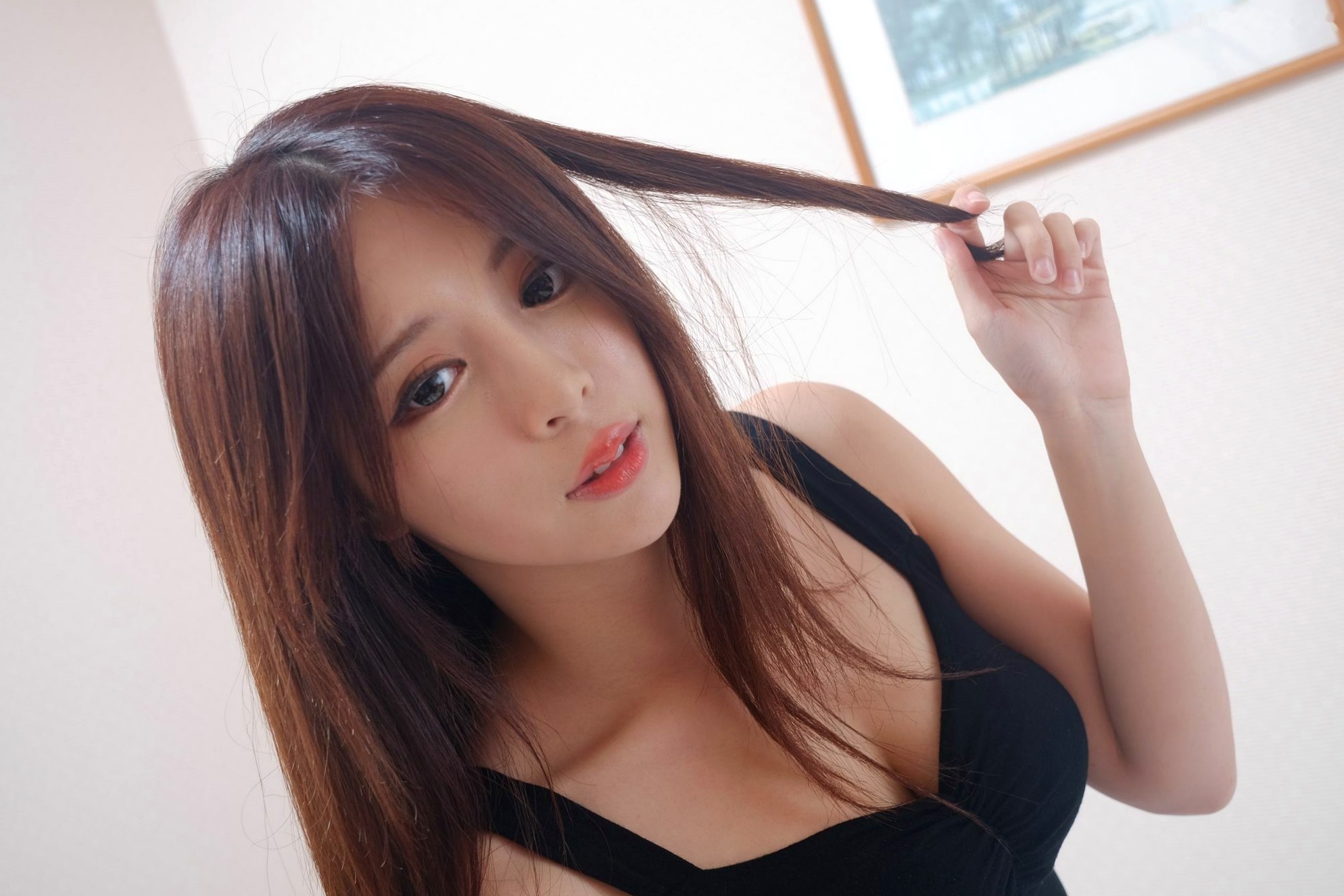 Gallery - 台湾正妹网红嫩模张齐郡JULIE《甜美吊带女神》居家私房写真集，俏皮可爱互动与纯欲风展现，带你感受多面女神的甜美诱惑台湾私房照清纯气质女神 女神私房照_秀色女神 - image 38