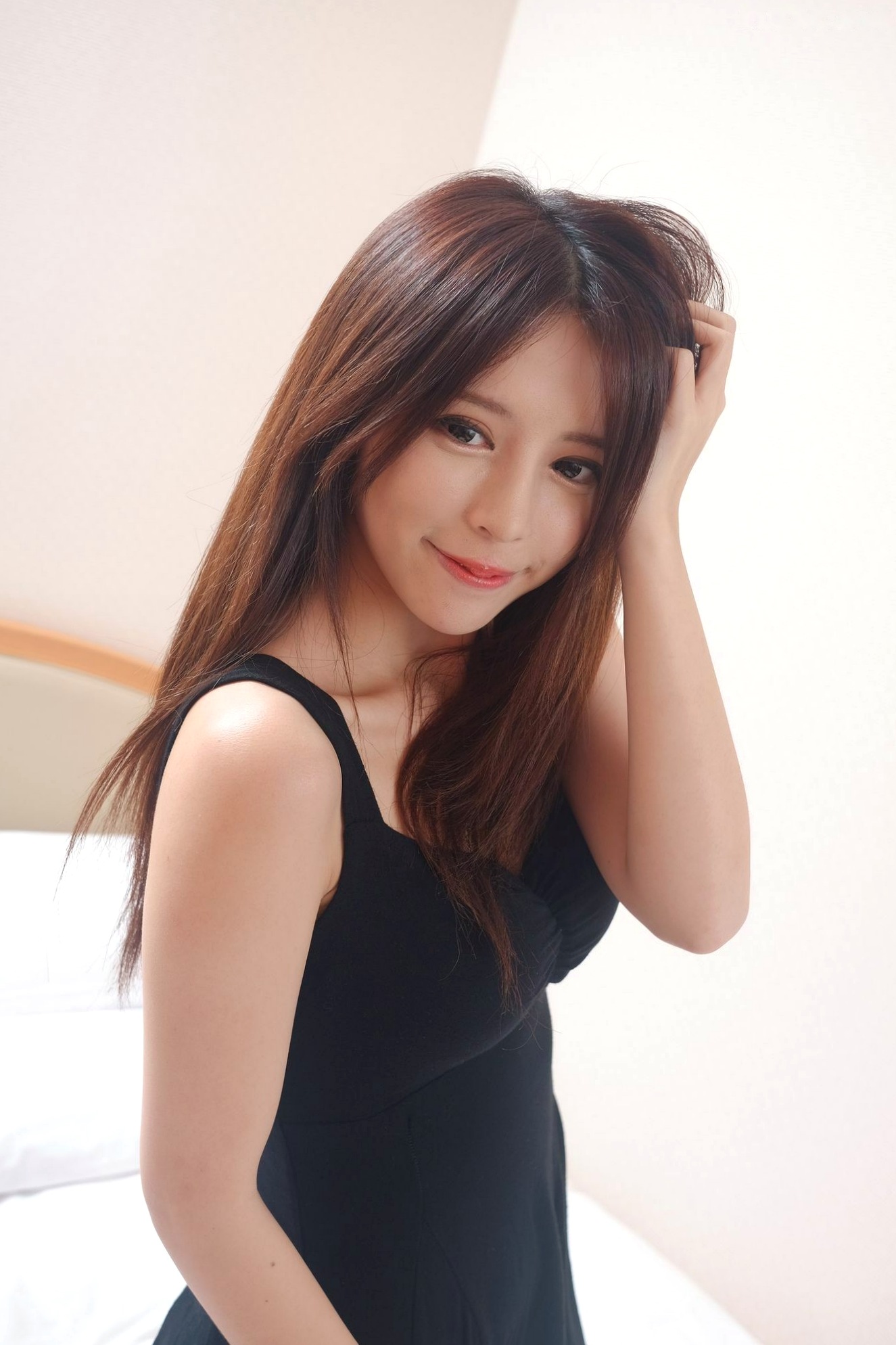 Gallery - 台湾正妹网红嫩模张齐郡JULIE《甜美吊带女神》居家私房写真集，俏皮可爱互动与纯欲风展现，带你感受多面女神的甜美诱惑台湾私房照清纯气质女神 女神私房照_秀色女神 - image 41