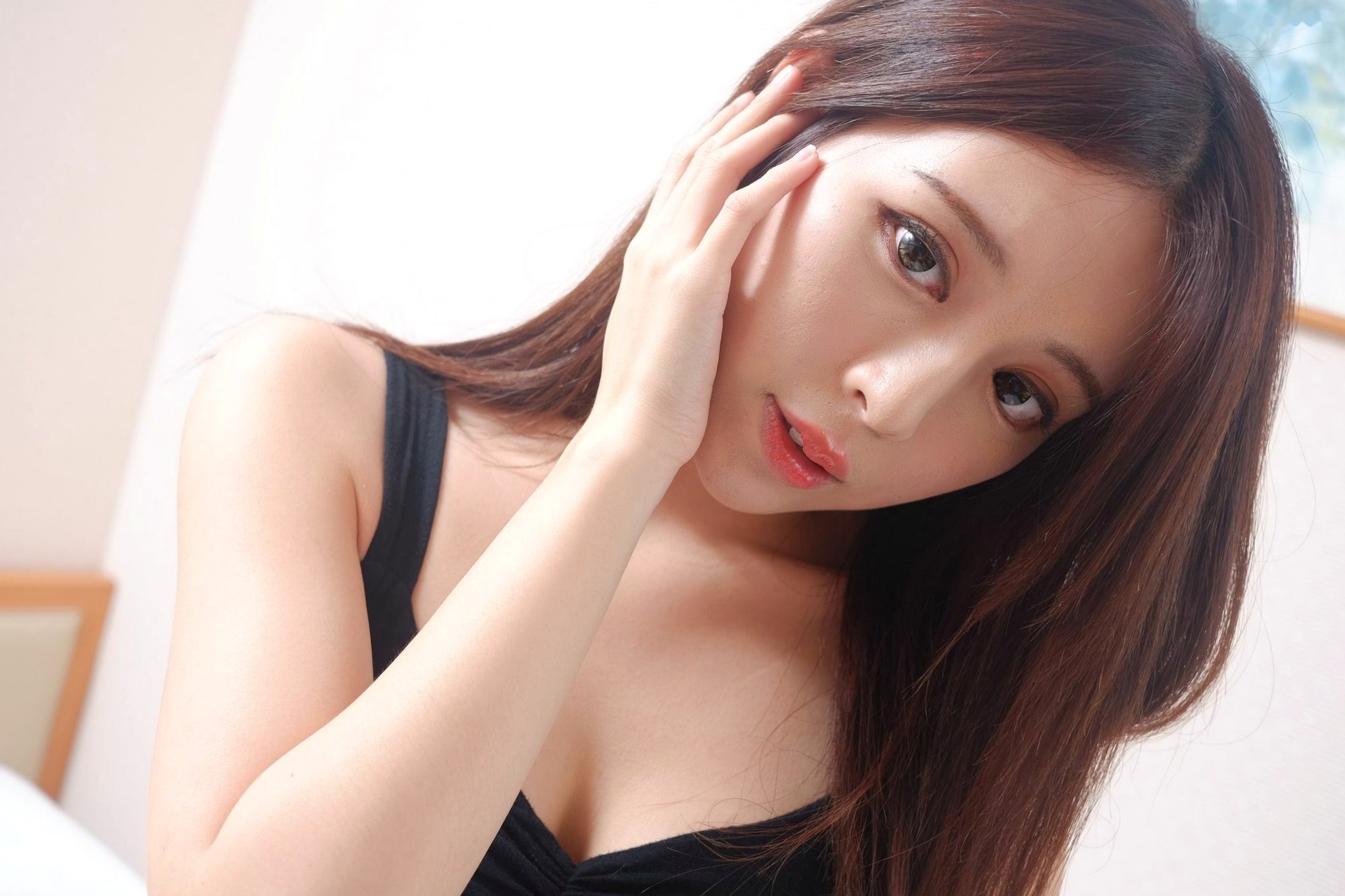 Gallery - 台湾正妹网红嫩模张齐郡JULIE《甜美吊带女神》居家私房写真集，俏皮可爱互动与纯欲风展现，带你感受多面女神的甜美诱惑台湾私房照清纯气质女神 女神私房照_秀色女神 - image 45