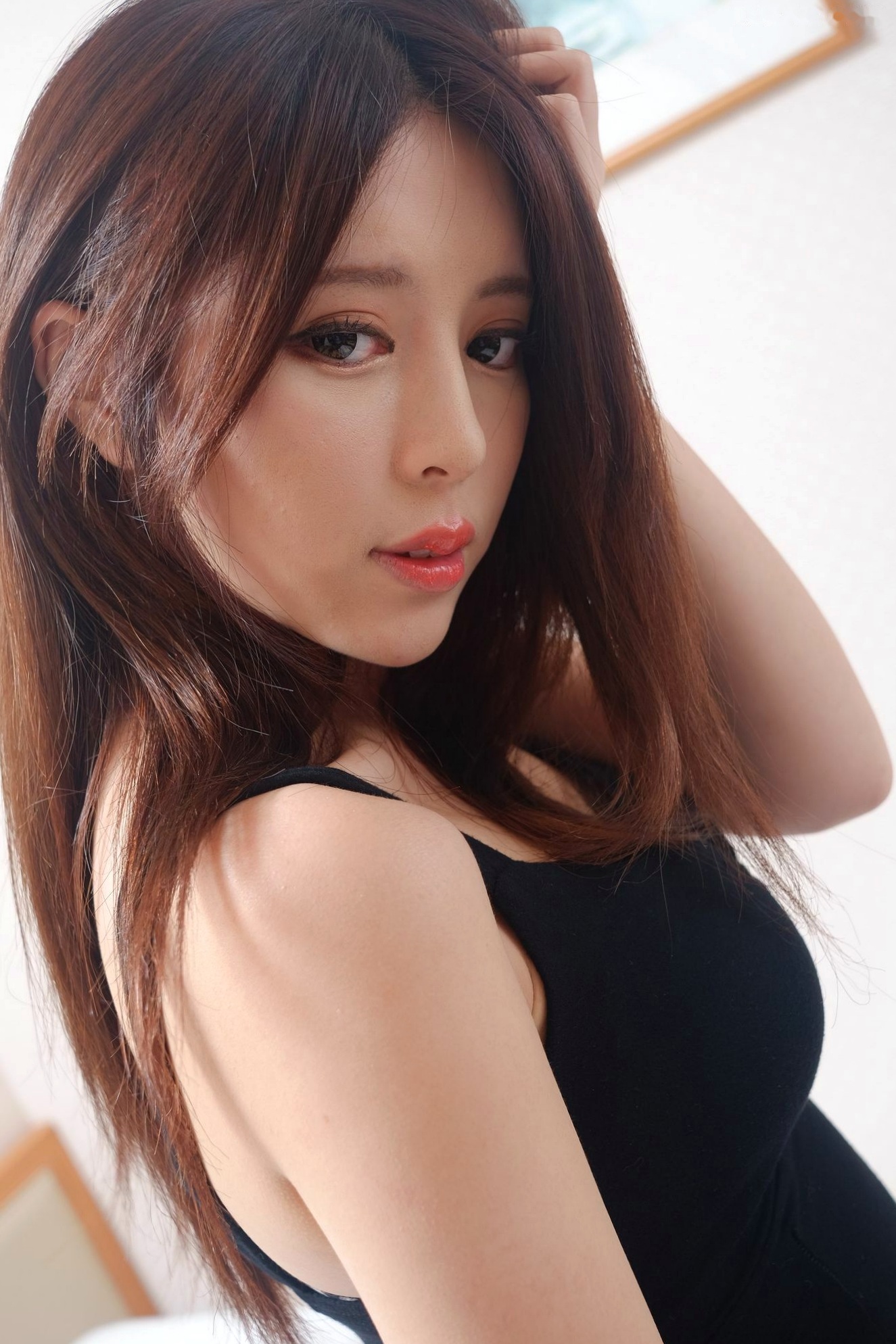 Gallery - 台湾正妹网红嫩模张齐郡JULIE《甜美吊带女神》居家私房写真集，俏皮可爱互动与纯欲风展现，带你感受多面女神的甜美诱惑台湾私房照清纯气质女神 女神私房照_秀色女神 - image 47