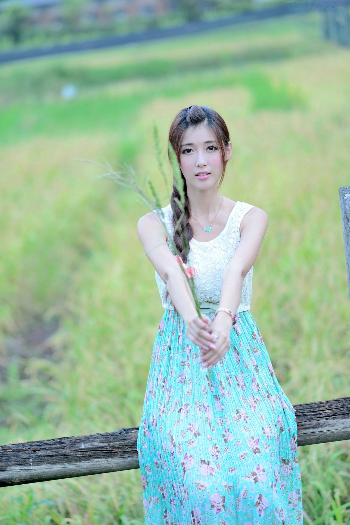 Gallery - 台湾正妹Kila晶晶/金允乔：清纯田园风碎花长裙户外治愈系写真台湾户外清新治愈系气质 女神私房照_秀色女神 - image 21