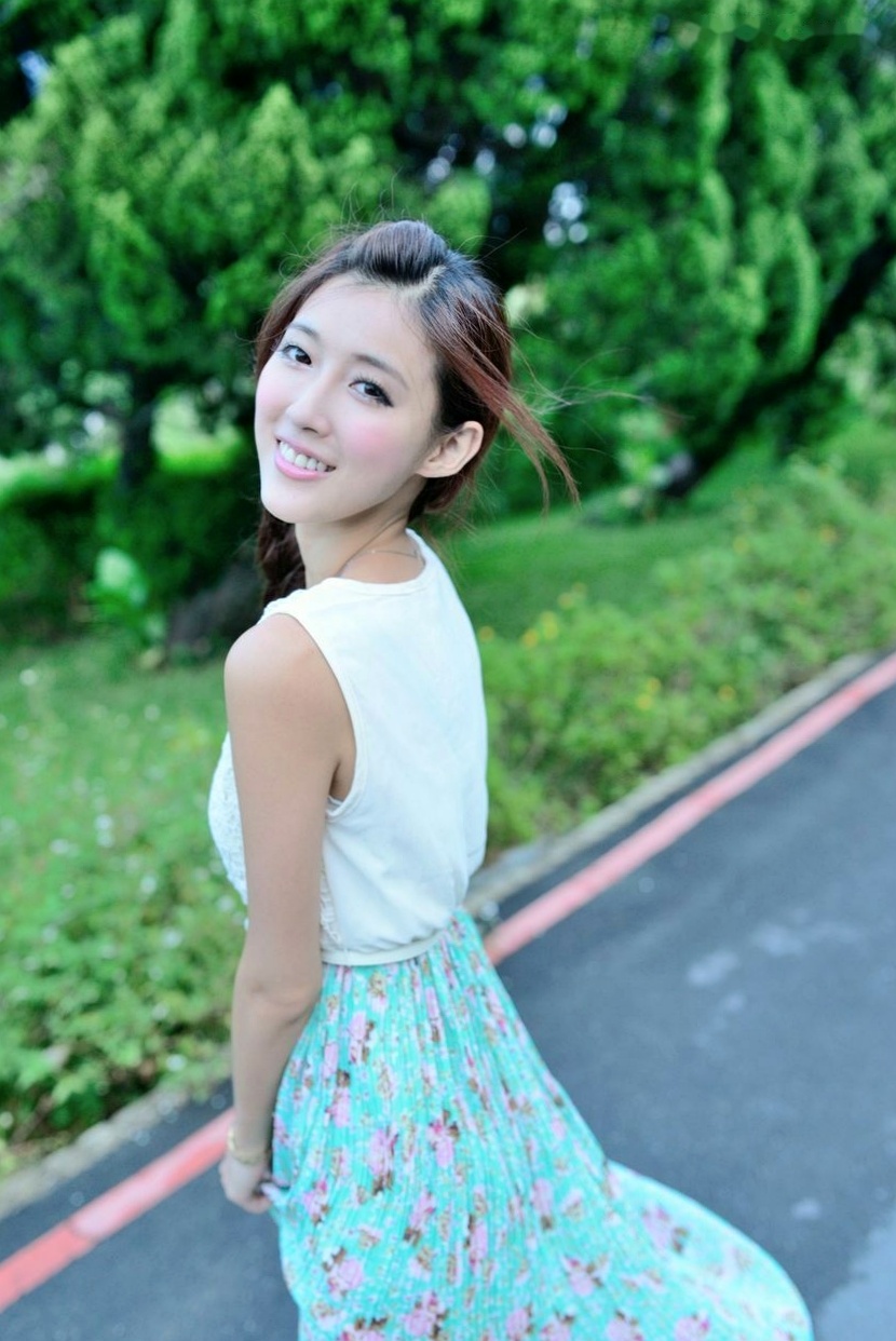 Gallery - 台湾正妹Kila晶晶/金允乔：清纯田园风碎花长裙户外治愈系写真台湾户外清新治愈系气质 女神私房照_秀色女神 - image 42