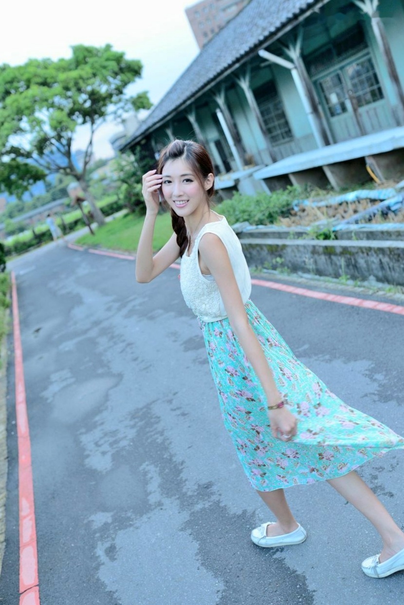 Gallery - 台湾正妹Kila晶晶/金允乔：清纯田园风碎花长裙户外治愈系写真台湾户外清新治愈系气质 女神私房照_秀色女神 - image 51