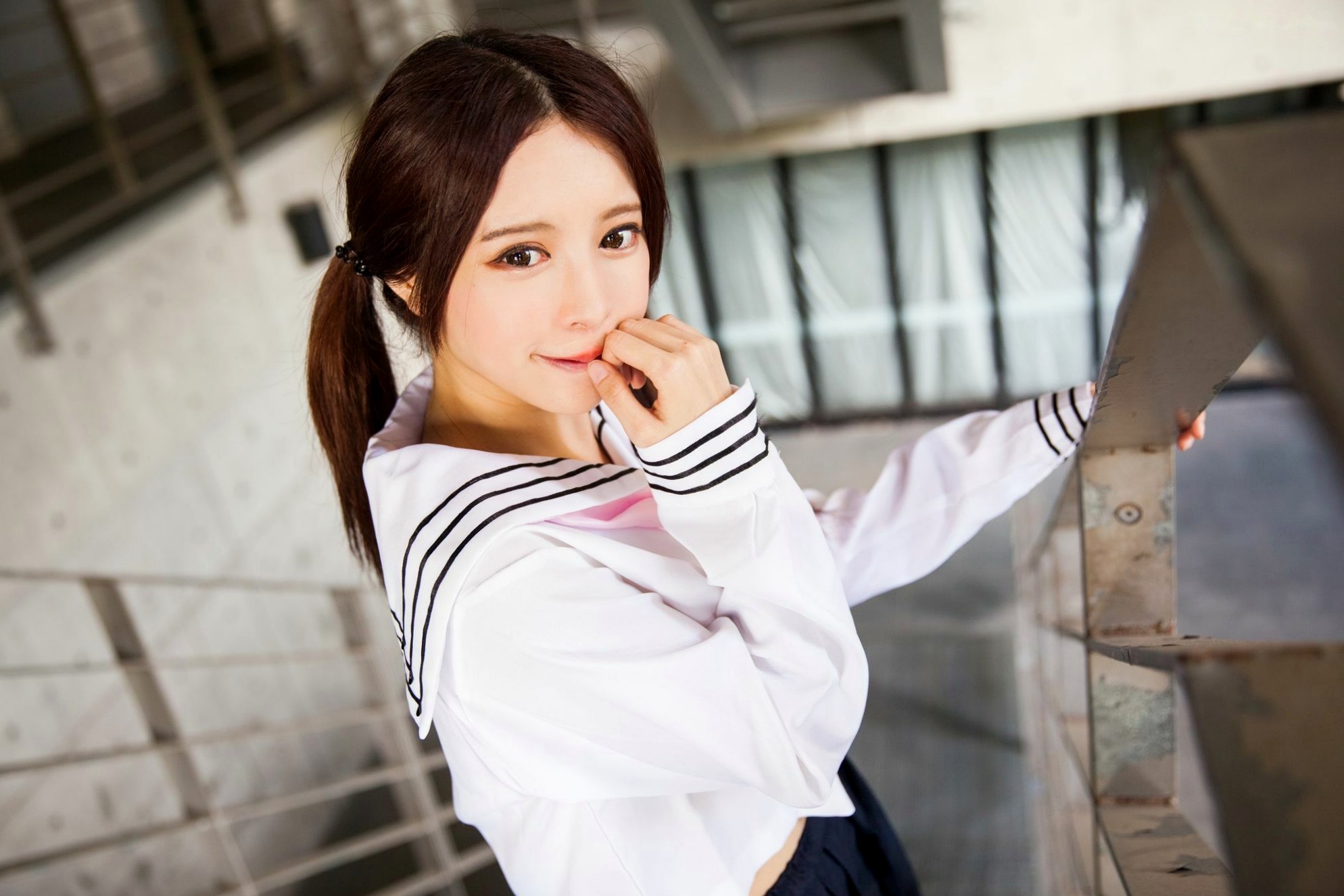 Gallery - 台湾正妹张齐郡JULIE《长筒袜校服少女》户外日系清新学生装写真集台湾清纯校服丝袜女神 女神私房照_秀色女神 - image 12