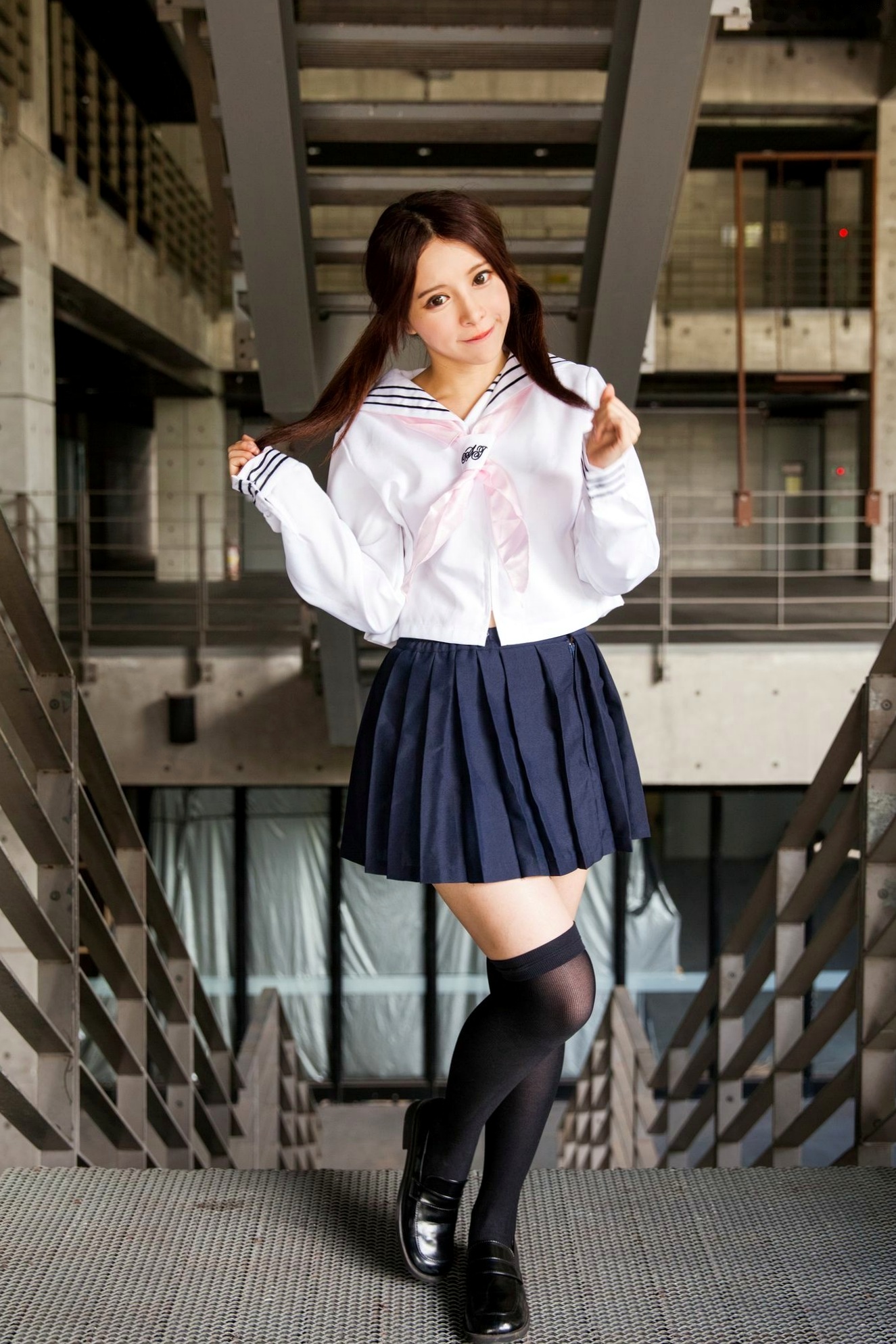 Gallery - 台湾正妹张齐郡JULIE《长筒袜校服少女》户外日系清新学生装写真集台湾清纯校服丝袜女神 女神私房照_秀色女神 - image 16