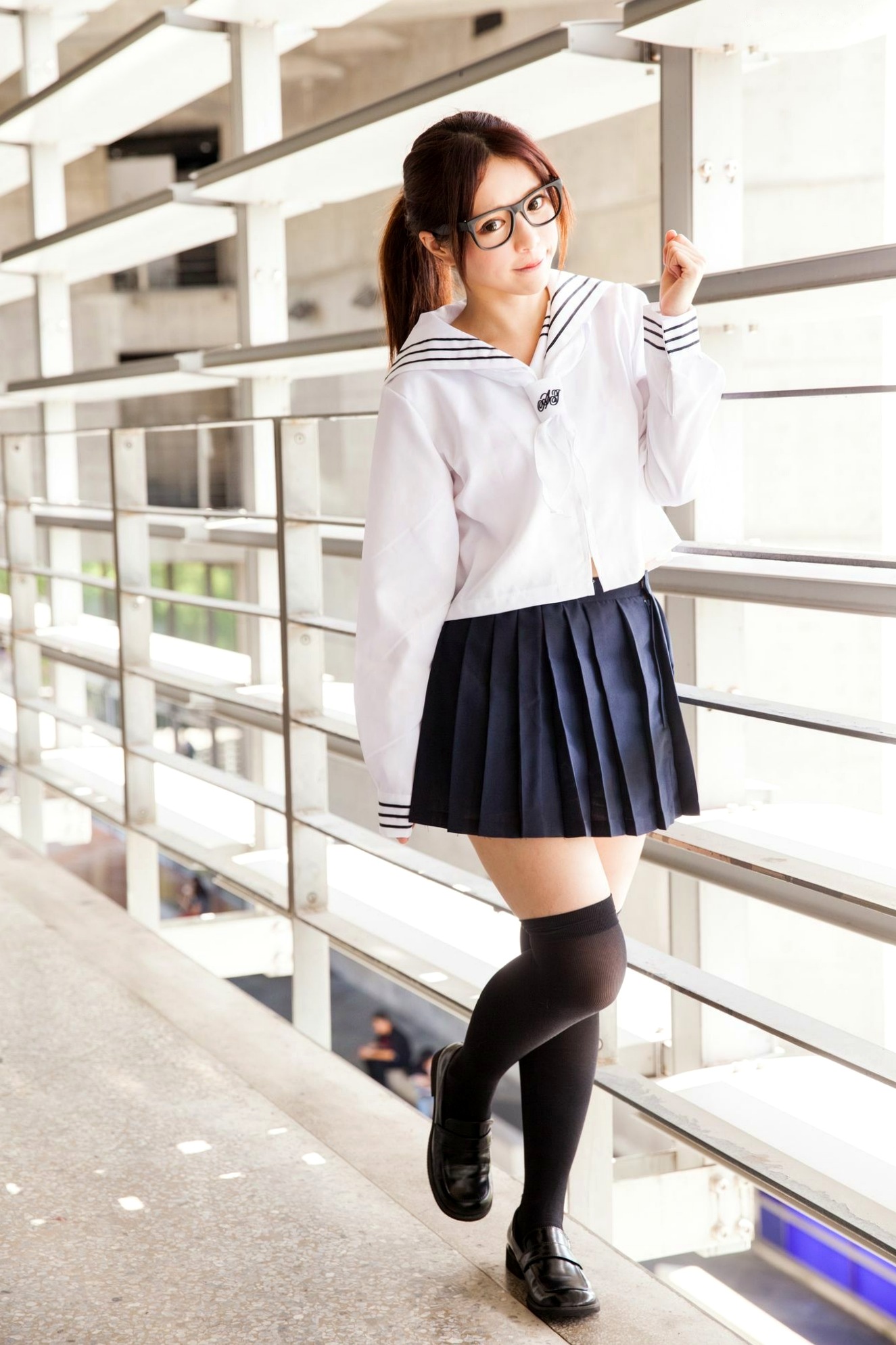 Gallery - 台湾正妹张齐郡JULIE《长筒袜校服少女》户外日系清新学生装写真集台湾清纯校服丝袜女神 女神私房照_秀色女神 - image 37