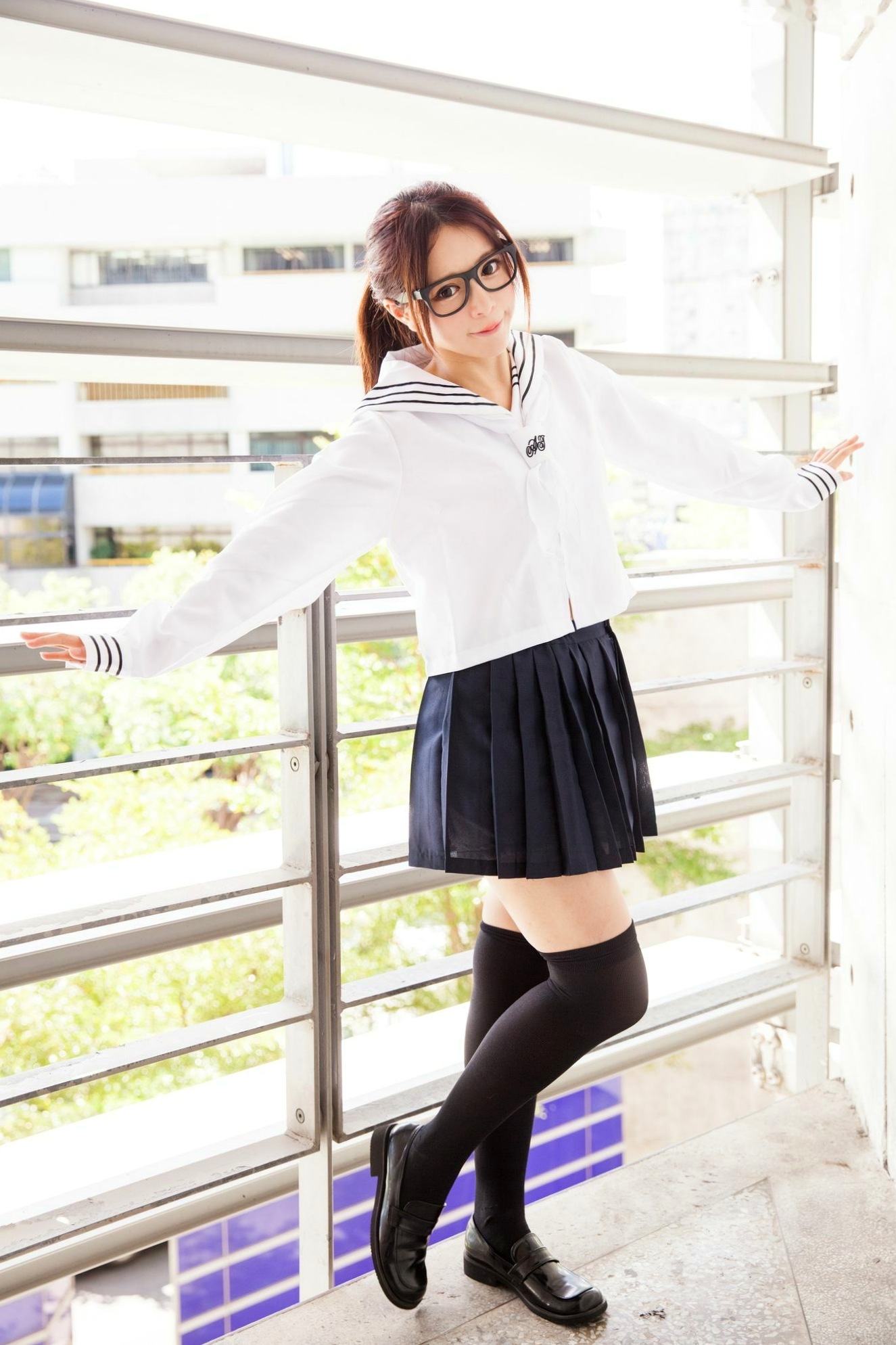 Gallery - 台湾正妹张齐郡JULIE《长筒袜校服少女》户外日系清新学生装写真集台湾清纯校服丝袜女神 女神私房照_秀色女神 - image 49