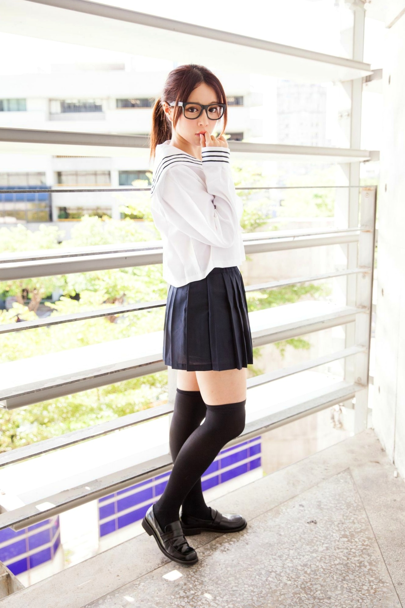 Gallery - 台湾正妹张齐郡JULIE《长筒袜校服少女》户外日系清新学生装写真集台湾清纯校服丝袜女神 女神私房照_秀色女神 - image 54