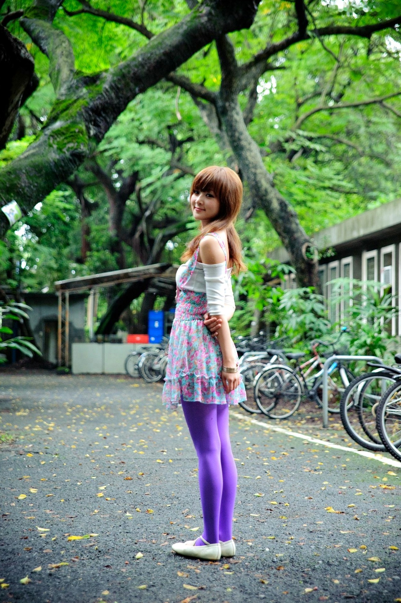 Gallery - 台湾正妹果子Mikako+Minako：台大校园户外写真，清新甜美森系少女园林风情台湾清新治愈系户外 女神私房照_秀色女神 - image 15
