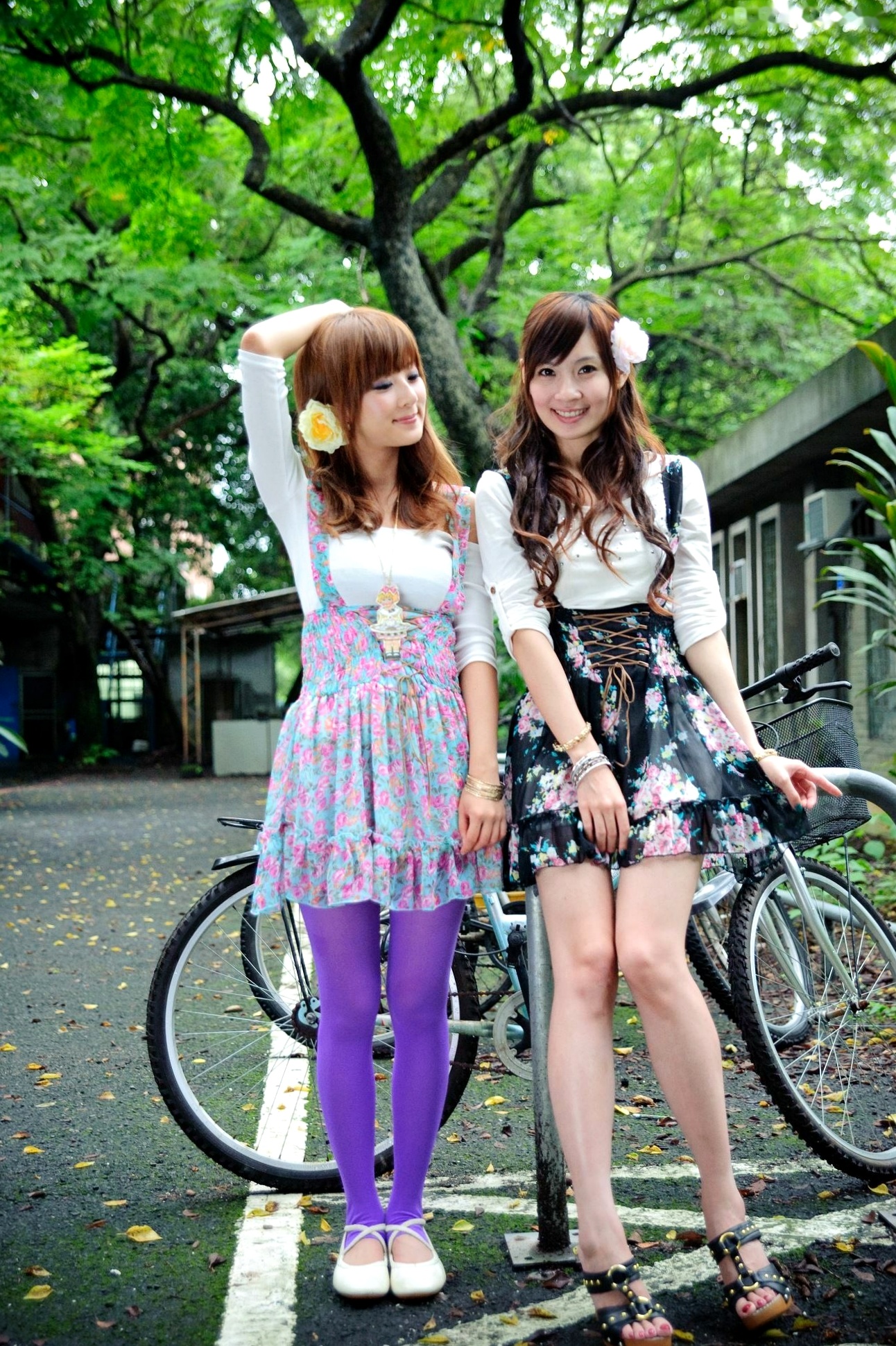 Gallery - 台湾正妹果子Mikako+Minako：台大校园户外写真，清新甜美森系少女园林风情台湾清新治愈系户外 女神私房照_秀色女神 - image 18