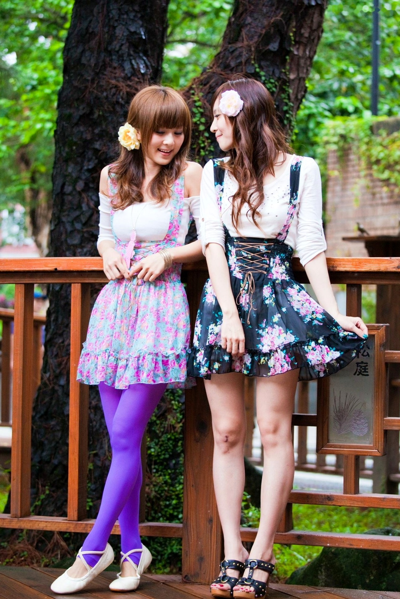 Gallery - 台湾正妹果子Mikako+Minako：台大校园户外写真，清新甜美森系少女园林风情台湾清新治愈系户外 女神私房照_秀色女神 - image 49